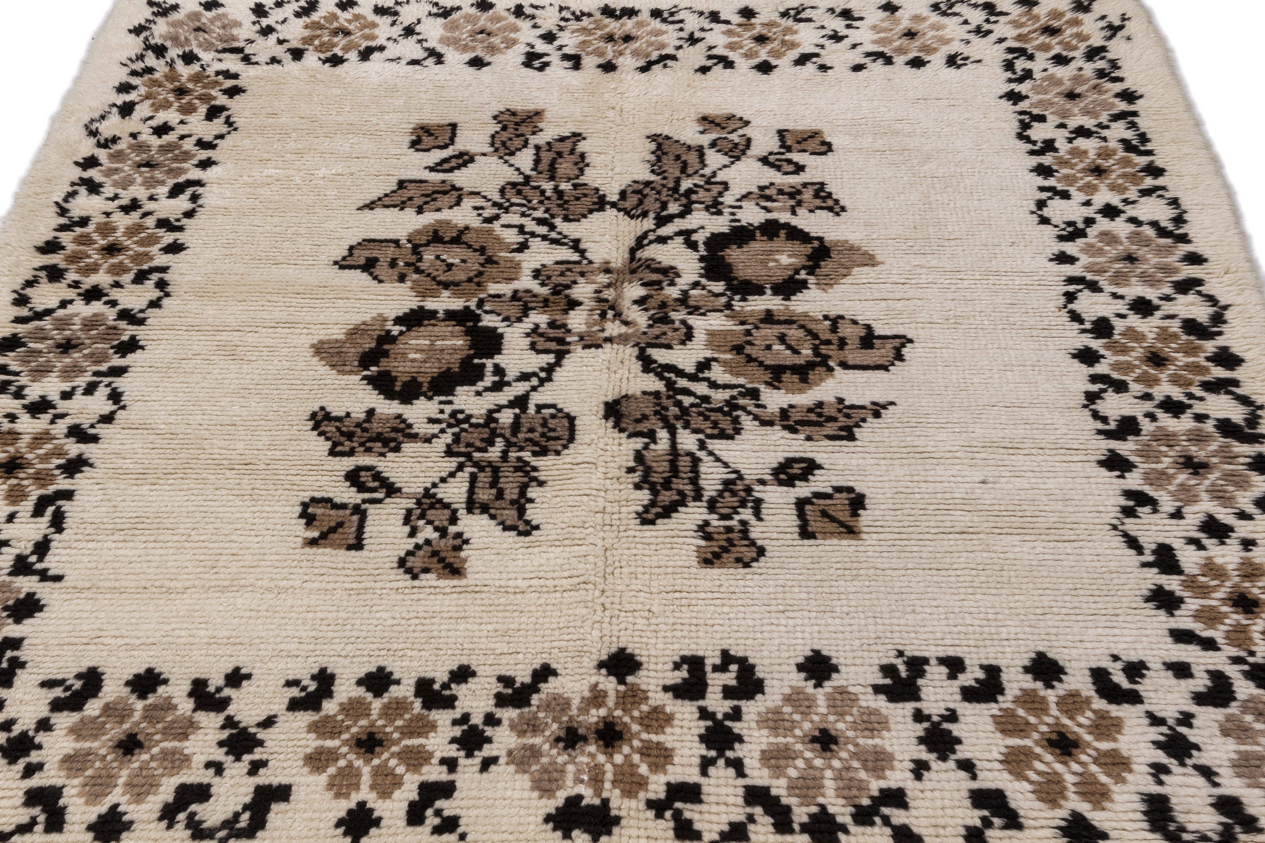Girit Beige Floral Wool Handmade Area Rug 5'7" x 7'1"