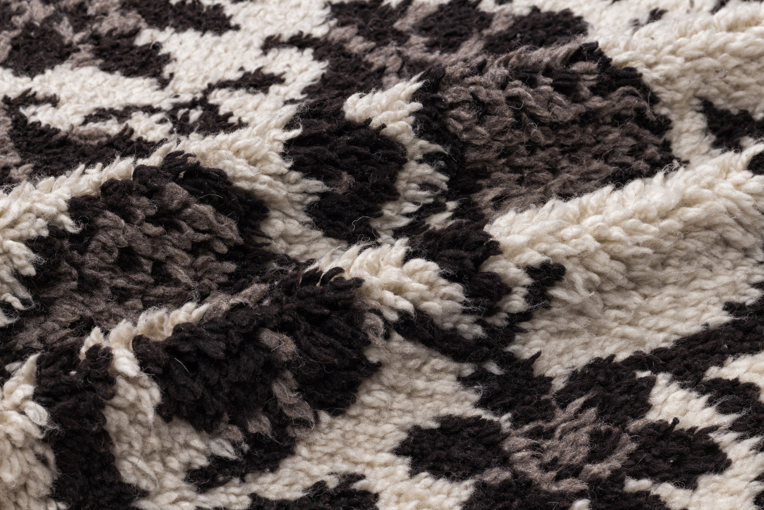Girit Beige Floral Wool Handmade Area Rug 4'11" x 7'3"