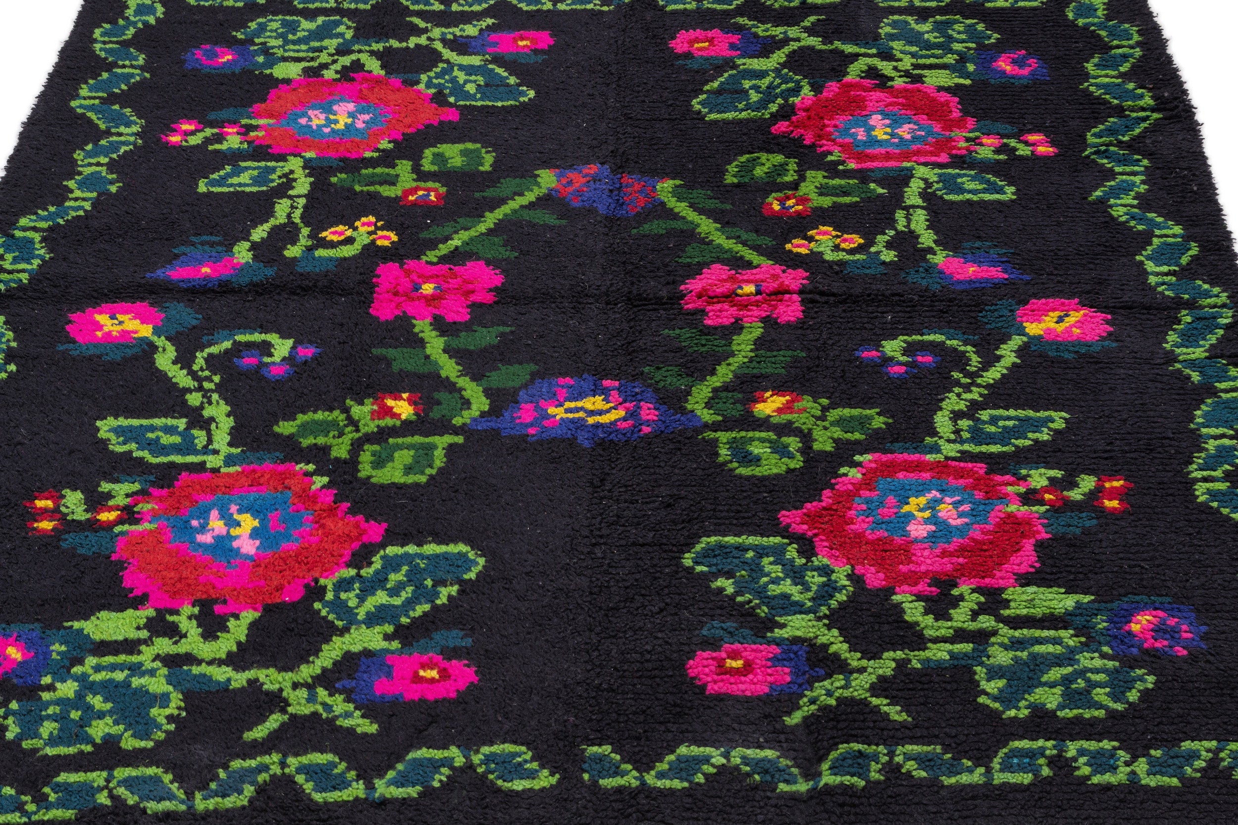 Girit Black Floral Wool Handmade Area Rug 5'2" x 6'7"