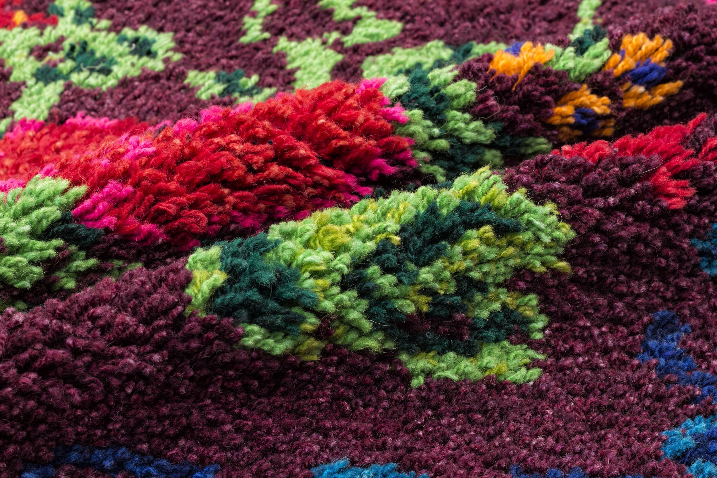 Girit Purple Floral Wool Handmade Area Rug 5'3" x 6'3"