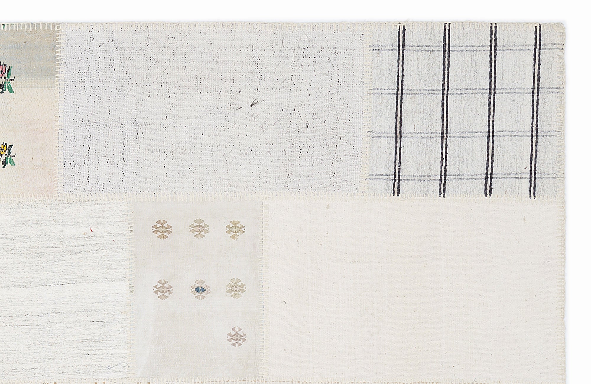 Teselya White Striped Wool Handmade Area Rug 5'3" x 7'7"