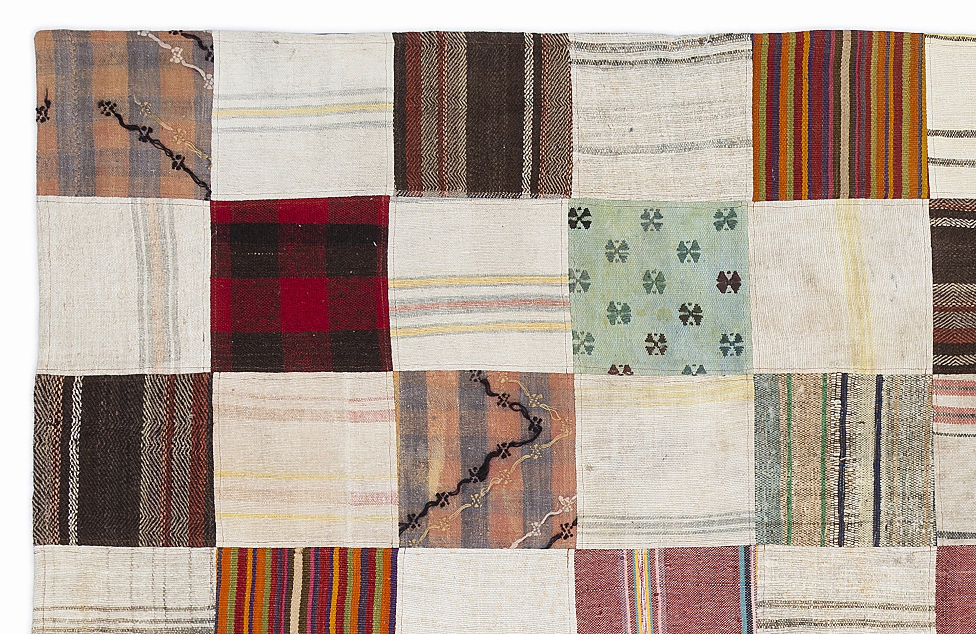 Teselya Cream Patchwork Wool Handmade Area Rug 5'3" x 7'7"
