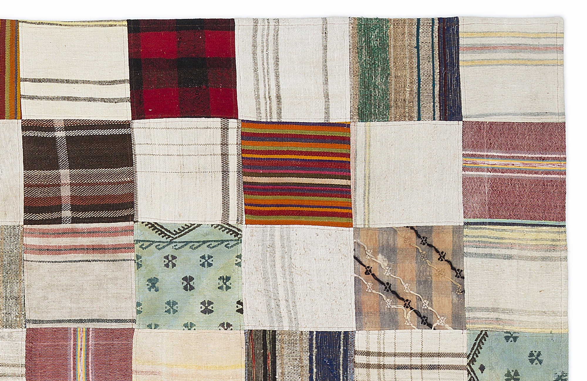 Teselya Cream Patchwork Wool Handmade Area Rug 5'3" x 7'7"