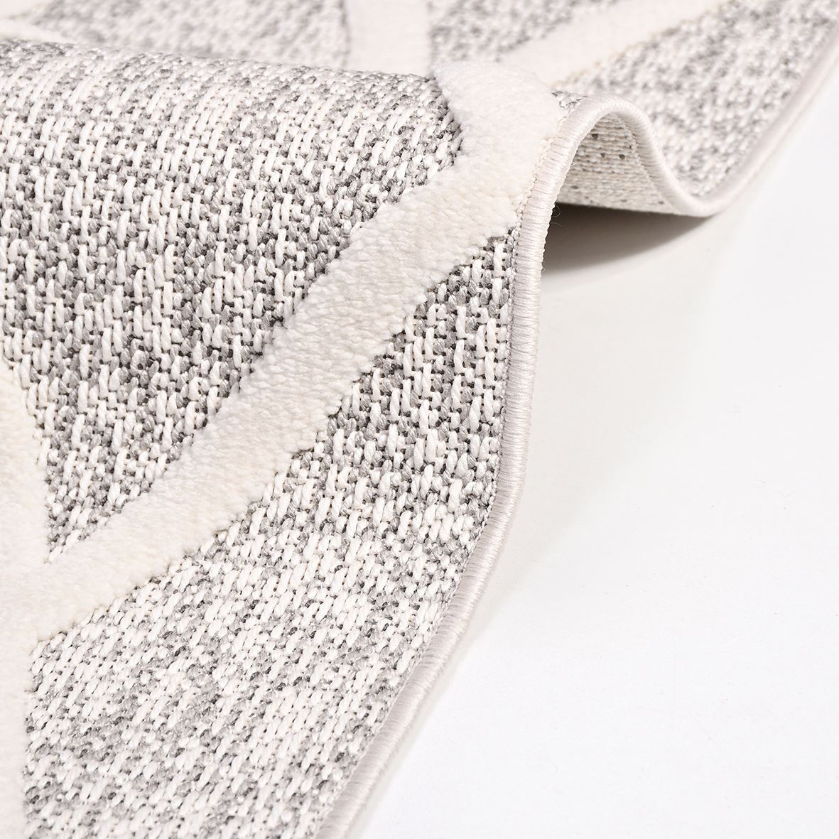 Grey Geometric Area Rug - Machine Made Rug with 8mm Pile Height | Durable Polyester Carpet