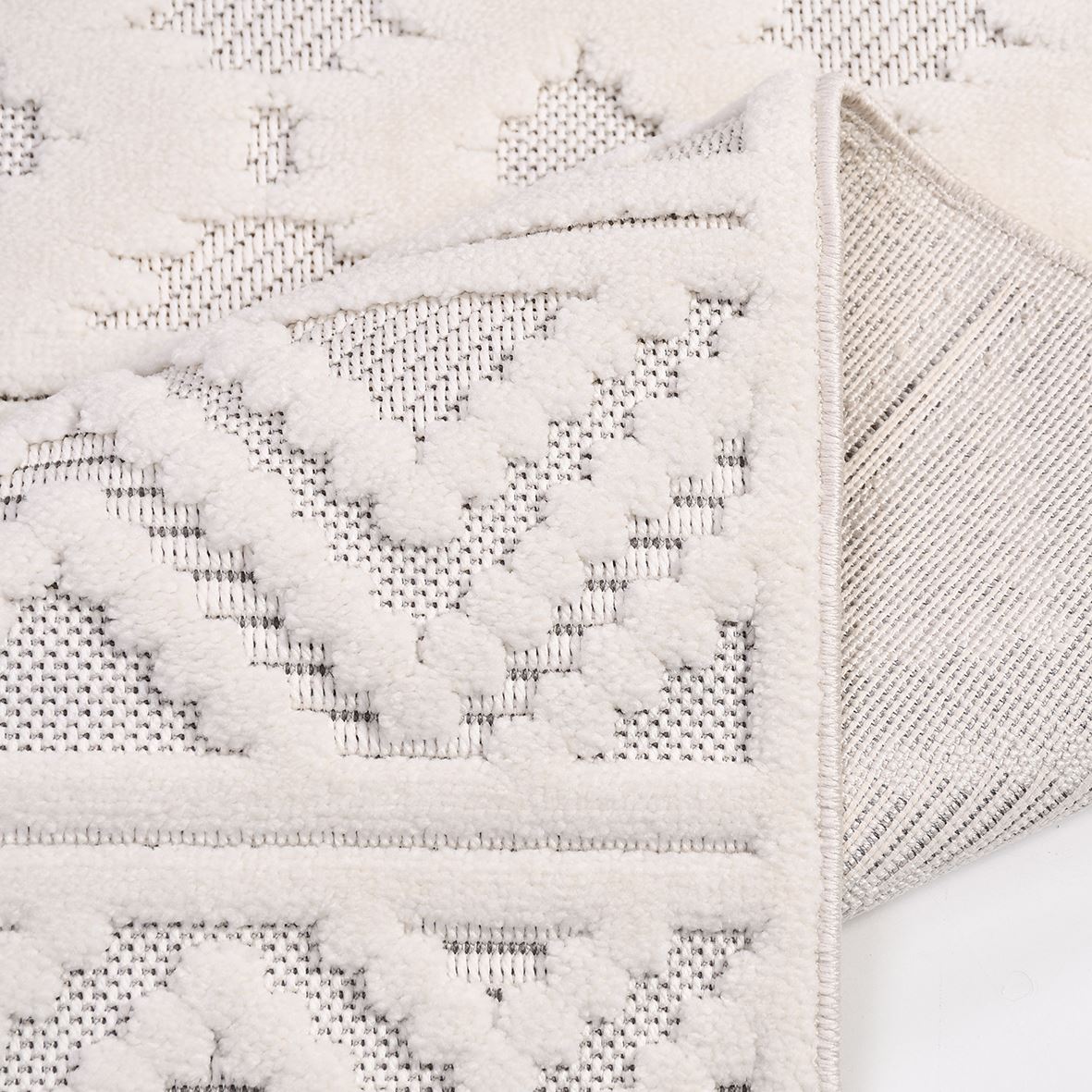 Cream Striped Area Rug – Machine Made Rug With 8mm Pile & High Stitch Density