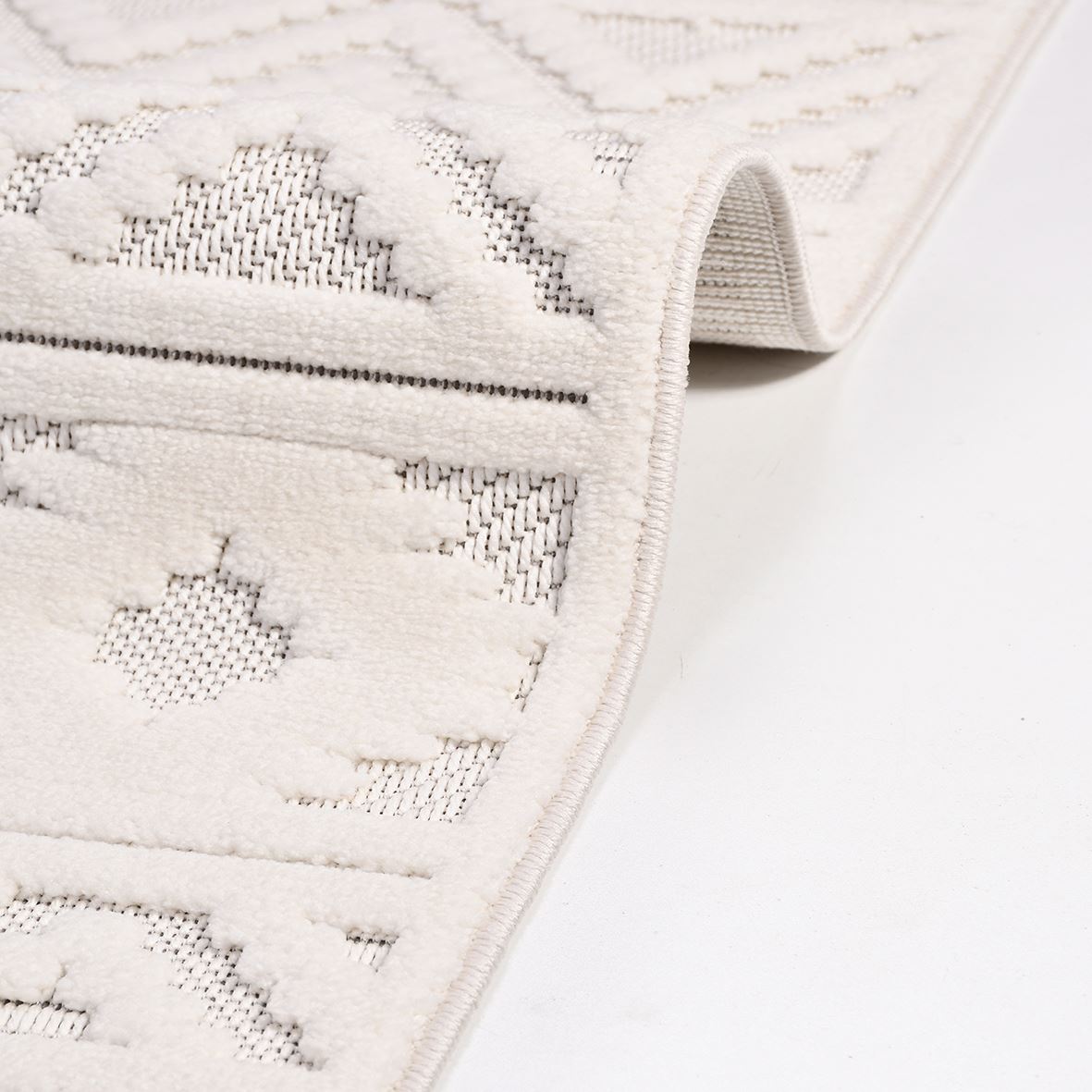 Cream Striped Area Rug – Machine Made Rug With 8mm Pile & High Stitch Density