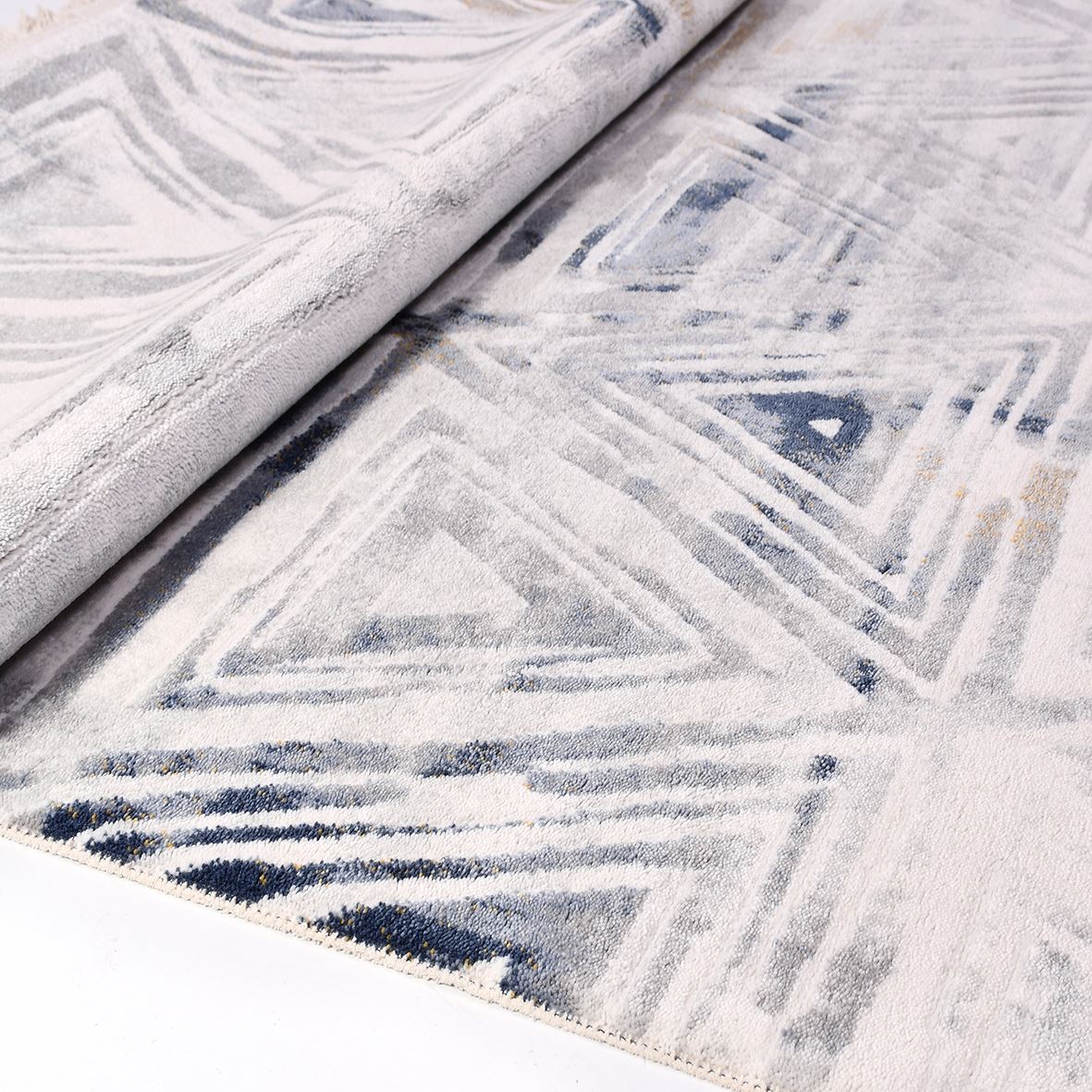 Grey Geometric Area Rug - Machine Made Rug with Acrylic Yarn for Living Room