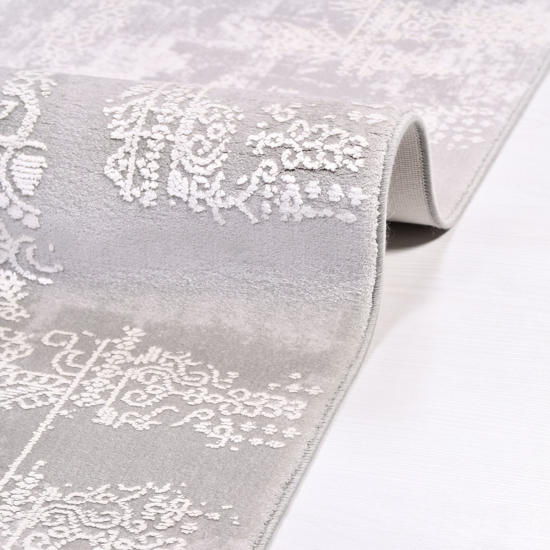 Modern Bamboo Area Rug – Grey Machine Made Rug with Overlocked Edge