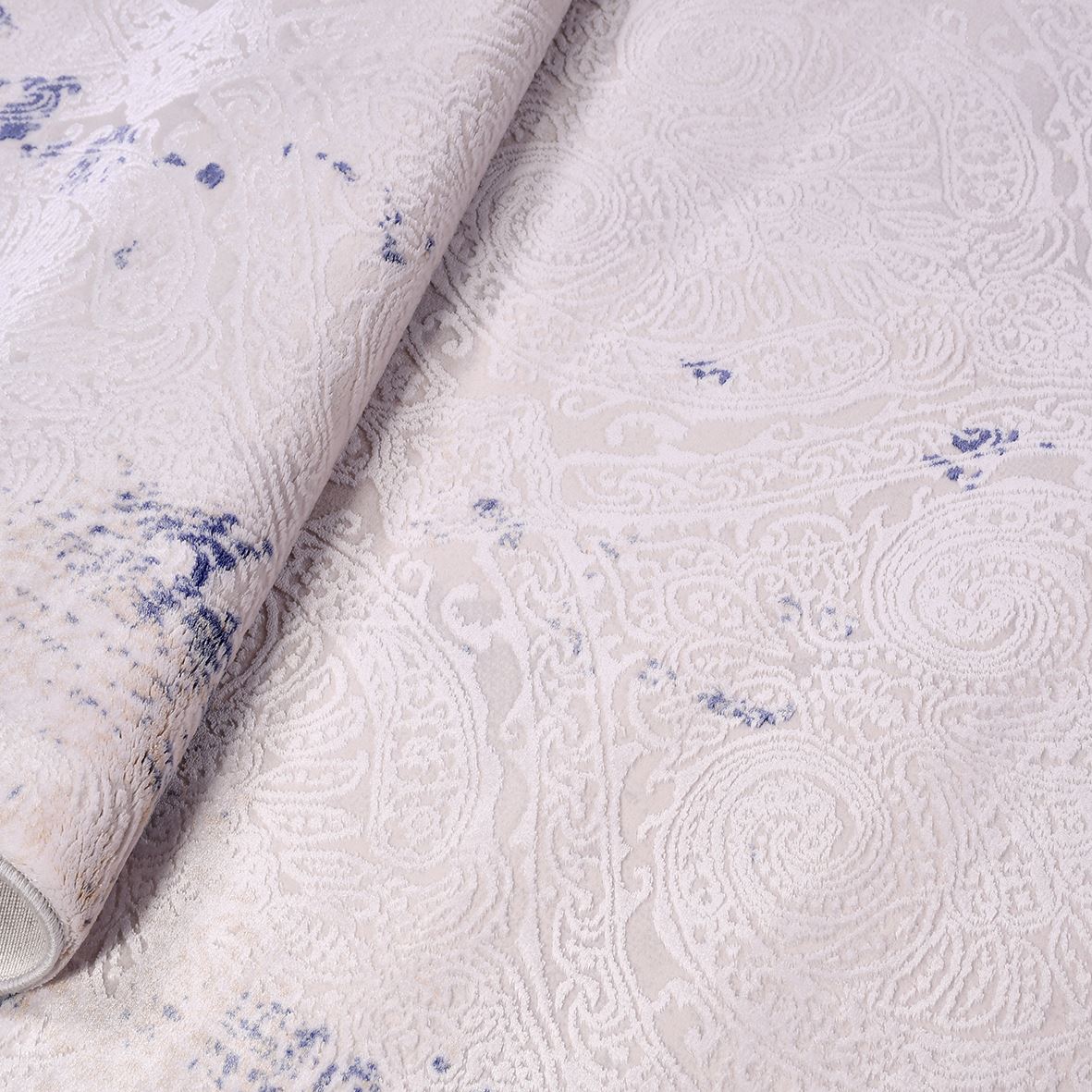 Modern Bamboo Area Rug – Machine Made Cream Rug with Overlocked Edge