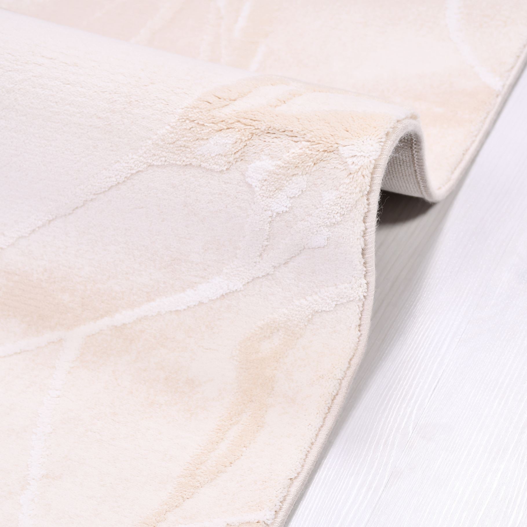 Modern Bamboo Area Rug – Machine Made Cream Viscose Rug with Overlocked Edge