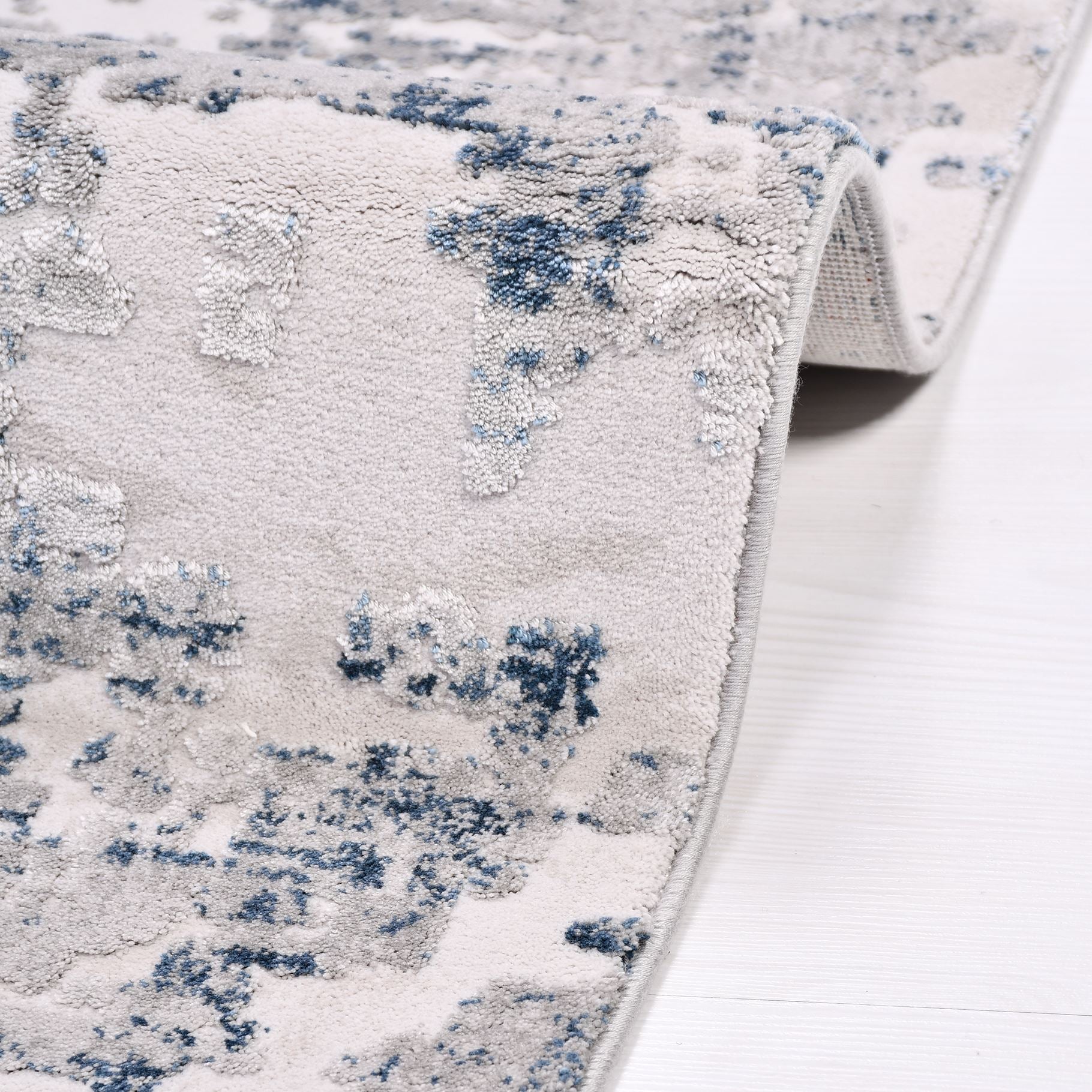Bamboo Viscose Area Rug – Modern Grey Blue Machine Made Rug with Overlocked Edge
