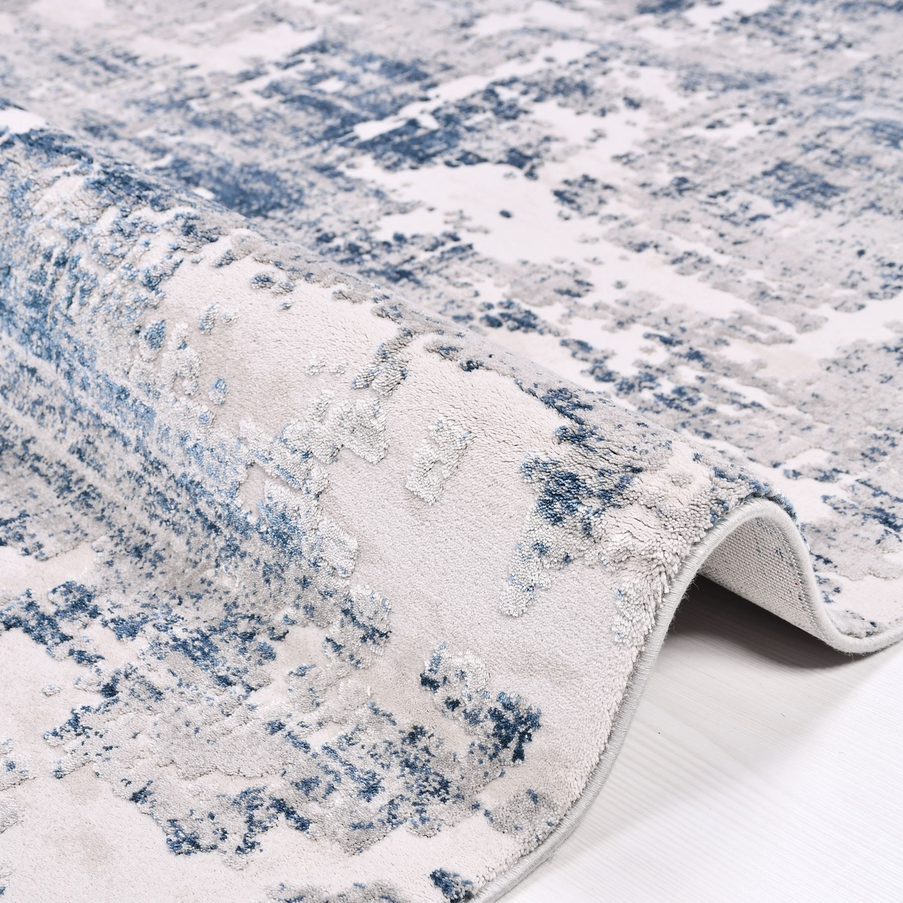 Bamboo Viscose Area Rug – Modern Grey Blue Machine Made Rug with Overlocked Edge