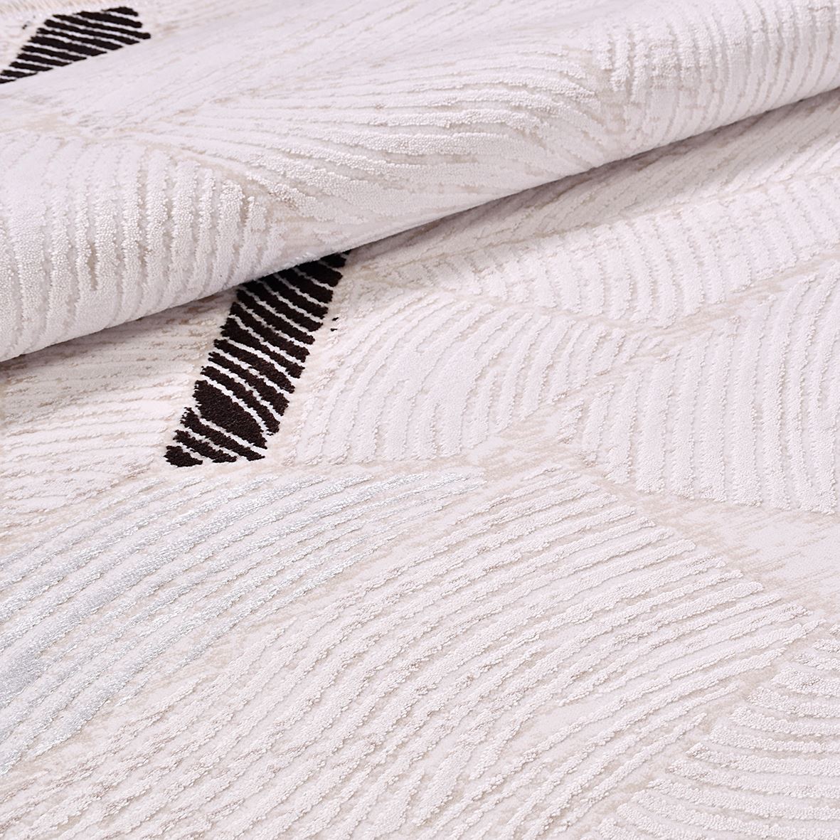 Cream Geometric Area Rug - Machine Made Rug with 10 mm Pile, Durable Acrylic Yarn