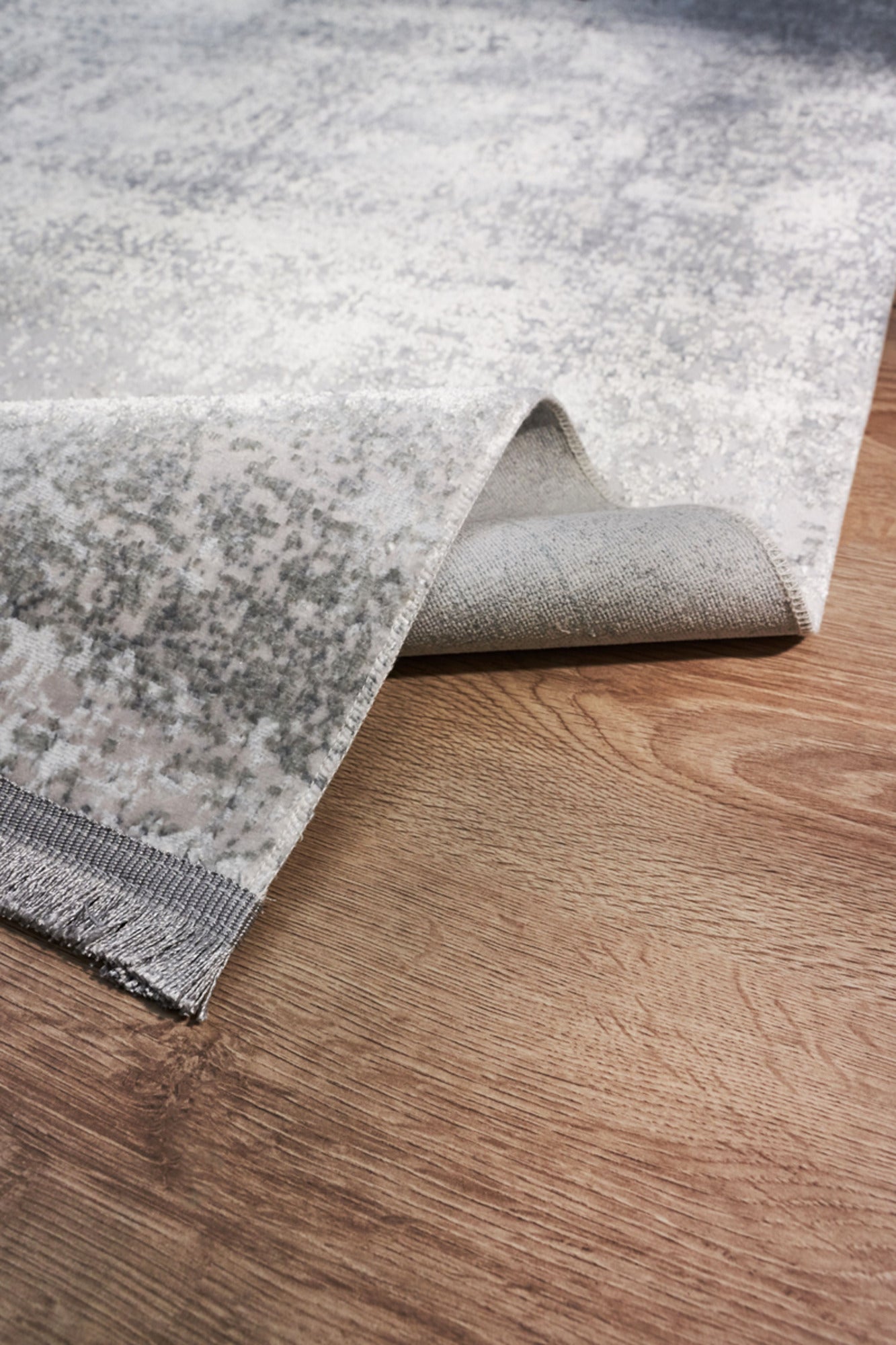 Vintage Area Rug - White Cotton Wool Blend Machine Made Rug for Living Room