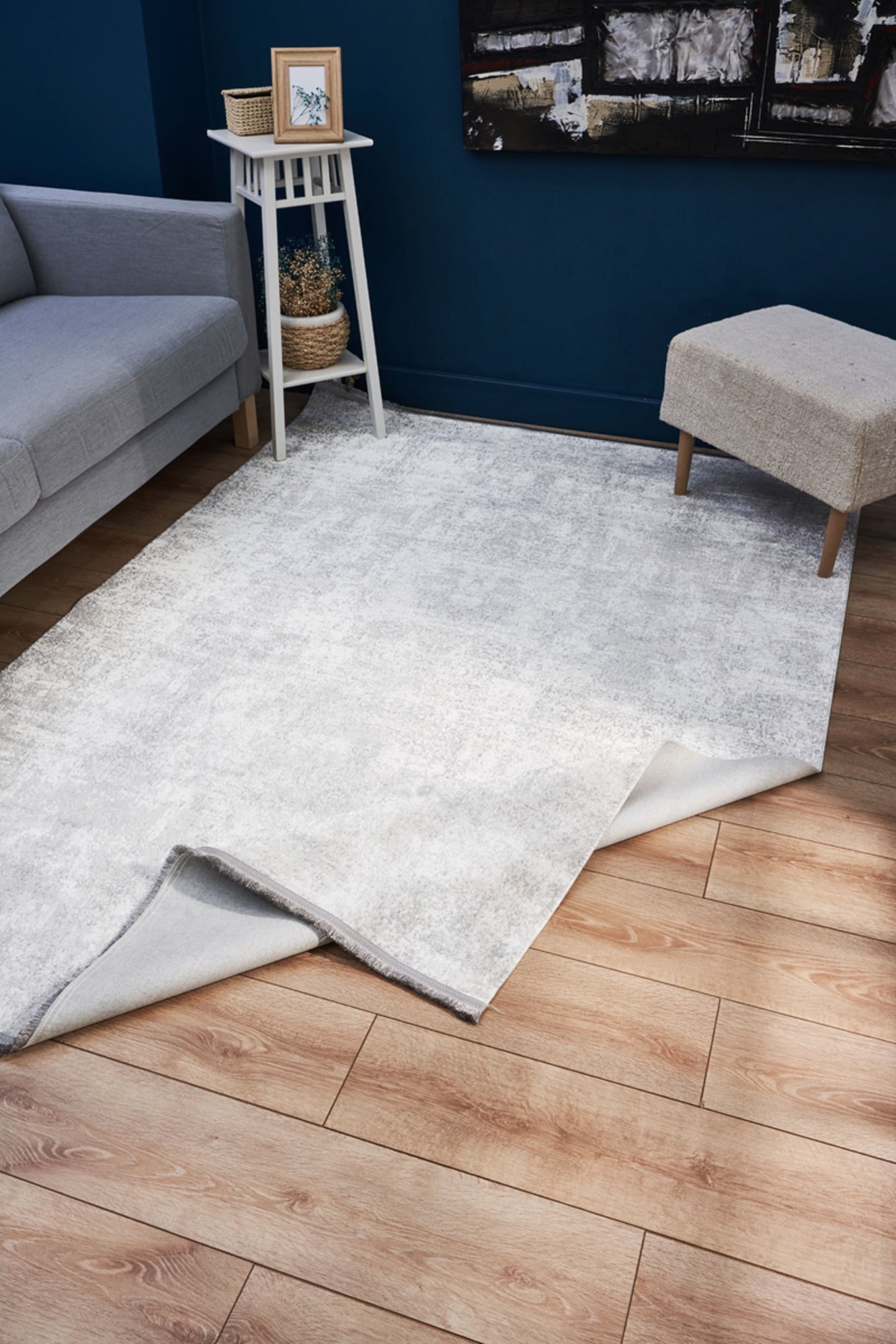 Vintage Area Rug - White Cotton Wool Blend Machine Made Rug for Living Room
