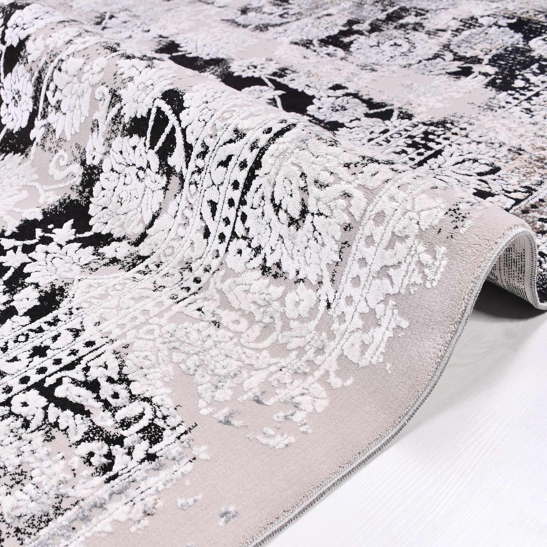 Vintage Area Rug – Black Grey Machine Made Rug with Overlocked Edge
