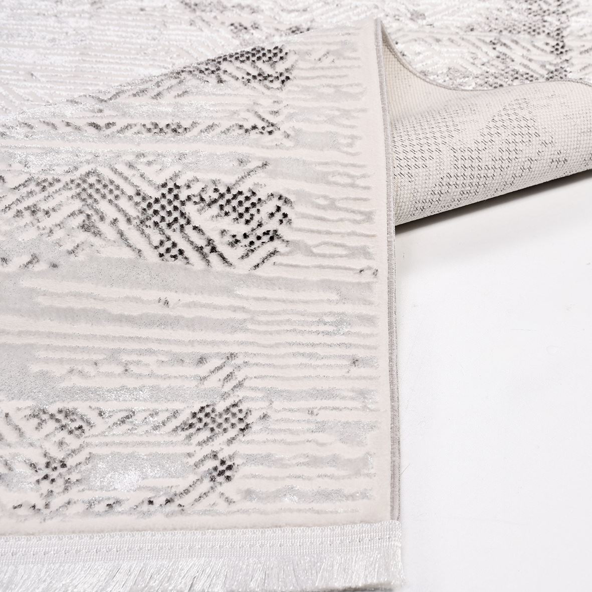 Modern Area Rug – Machine Made Grey Cream Rug With Low Pile & Durable Polyester