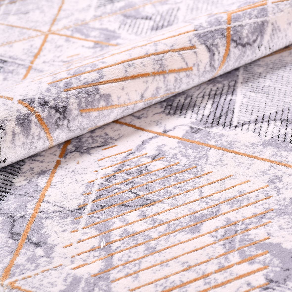 Geometric Viscose Rug – Machine Made Grey Area Rug with Soft Pile Surface