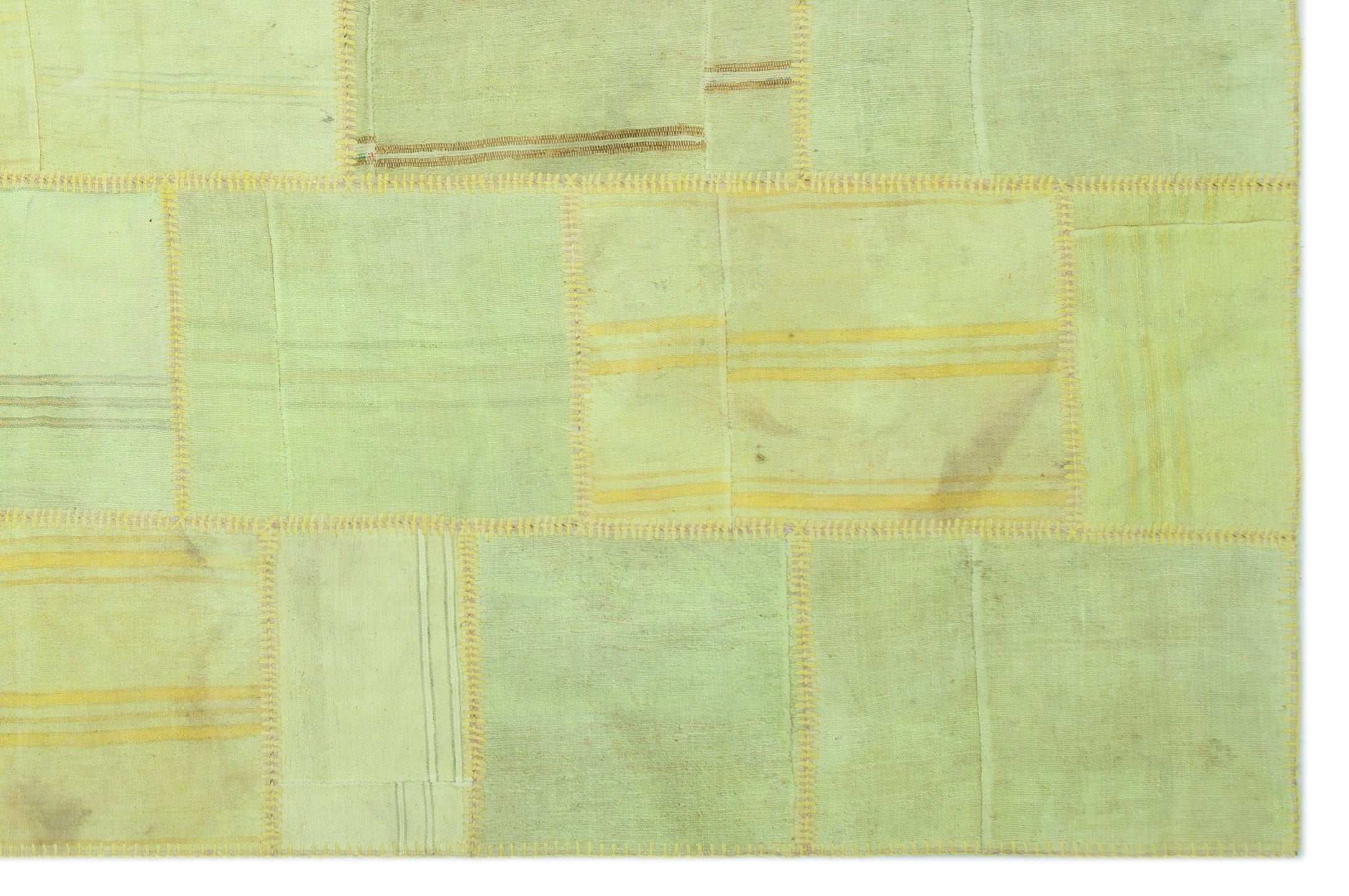 Teselya Green Patchwork Wool Handmade Area Rug 6'6" x 9'11"