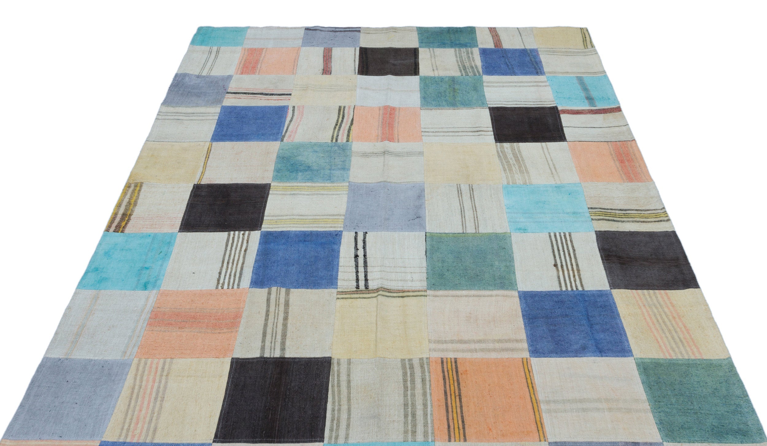 Teselya Beige Patchwork Wool Handmade Area Rug 5'5" x 7'9"