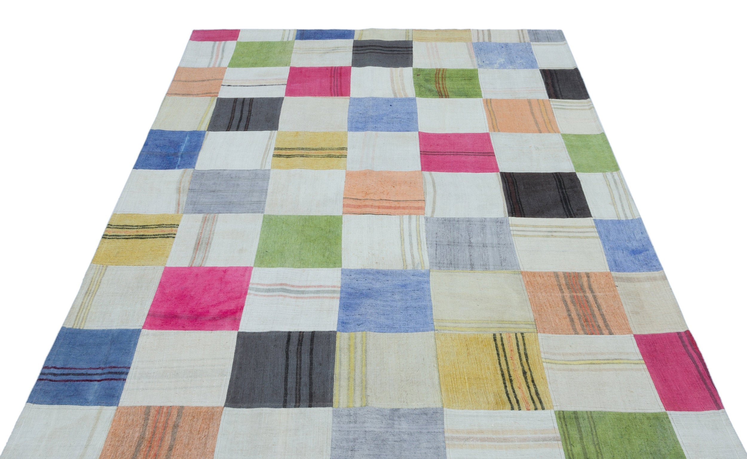 Teselya Cream Patchwork Wool Handmade Area Rug 5'3" x 7'6"