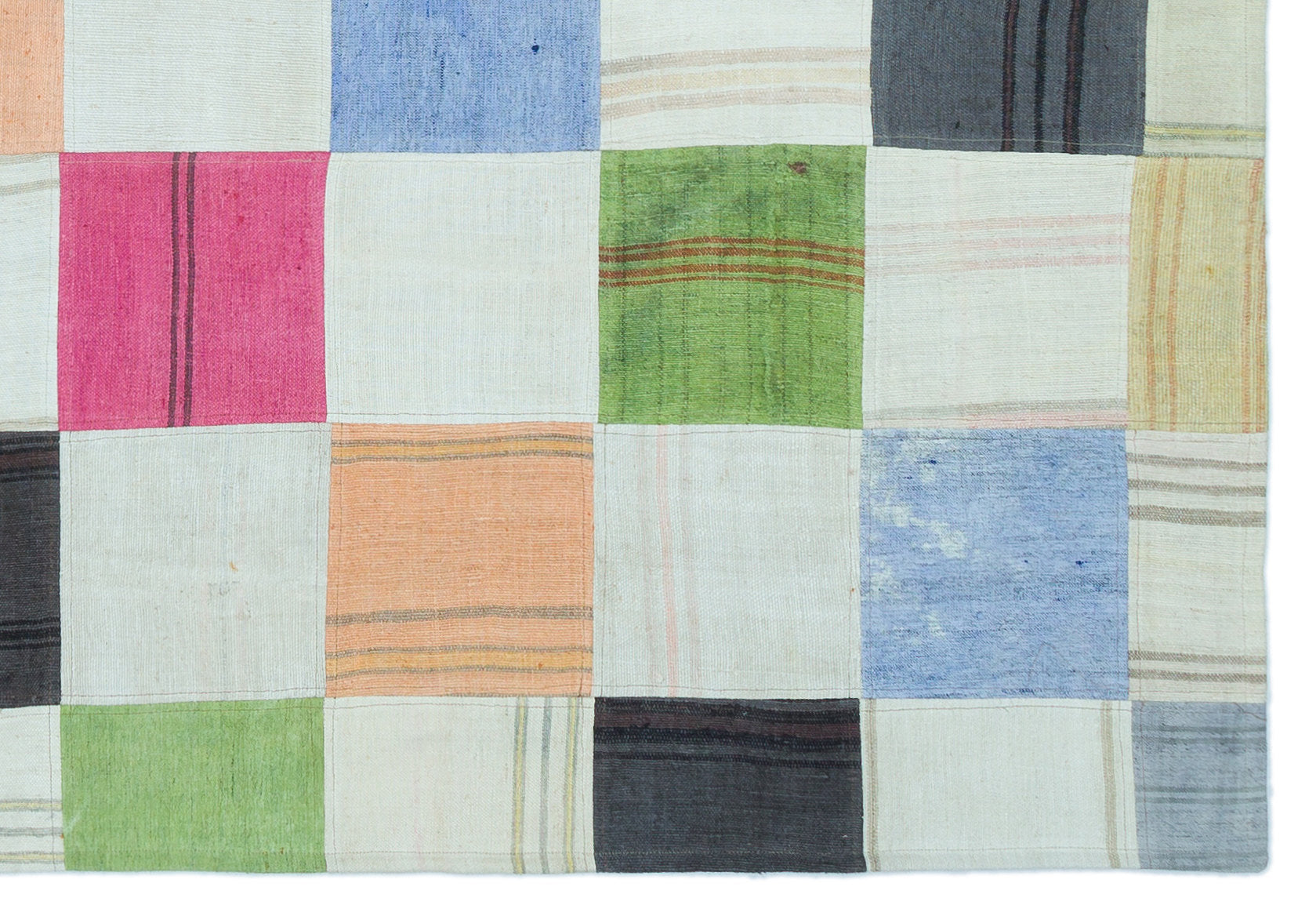 Teselya Cream Patchwork Wool Handmade Area Rug 5'3" x 7'6"