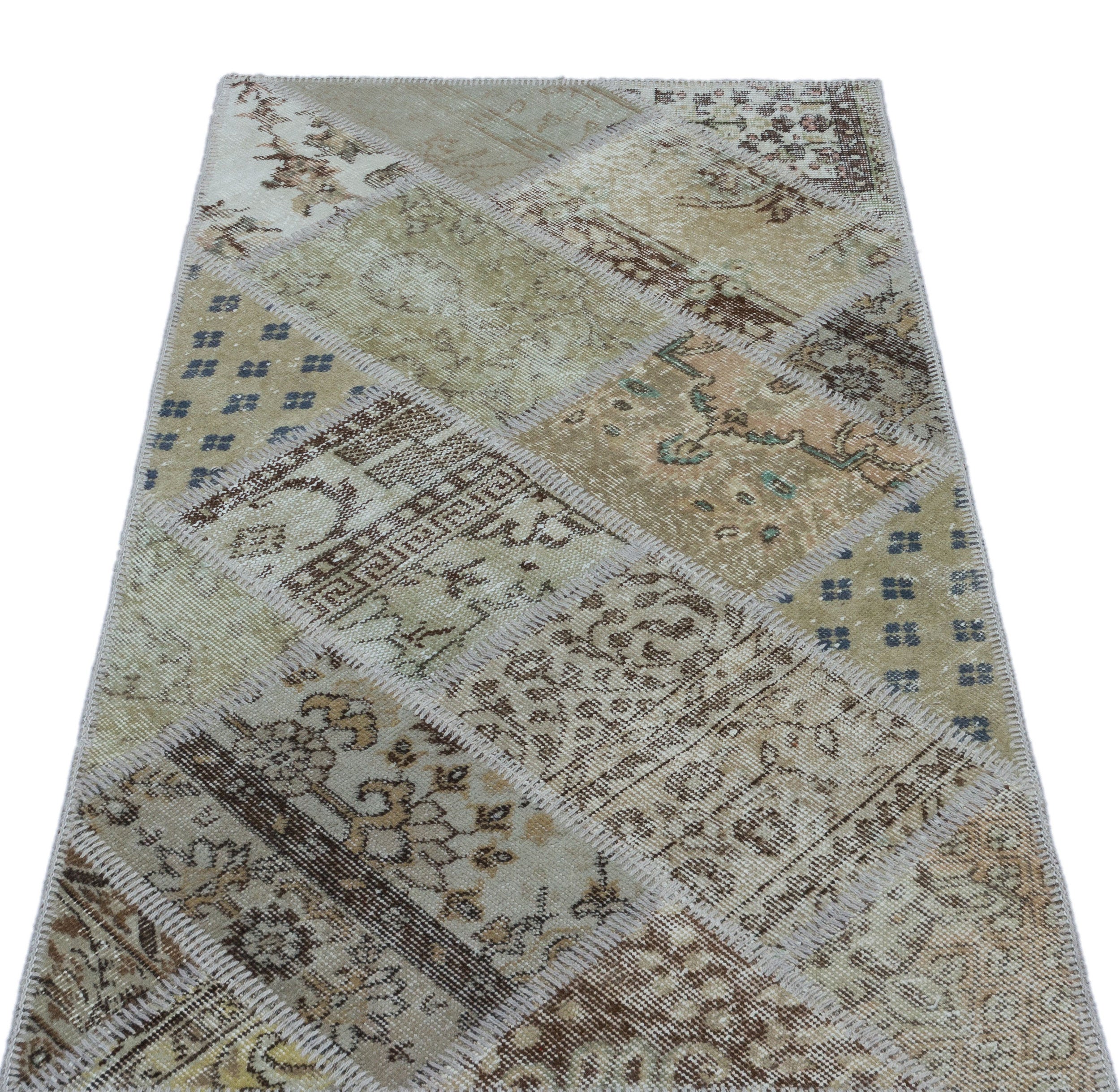 Iskece 25904 Beige Patchwork Wool Handmade Area Rug 2'7" x 4'11"