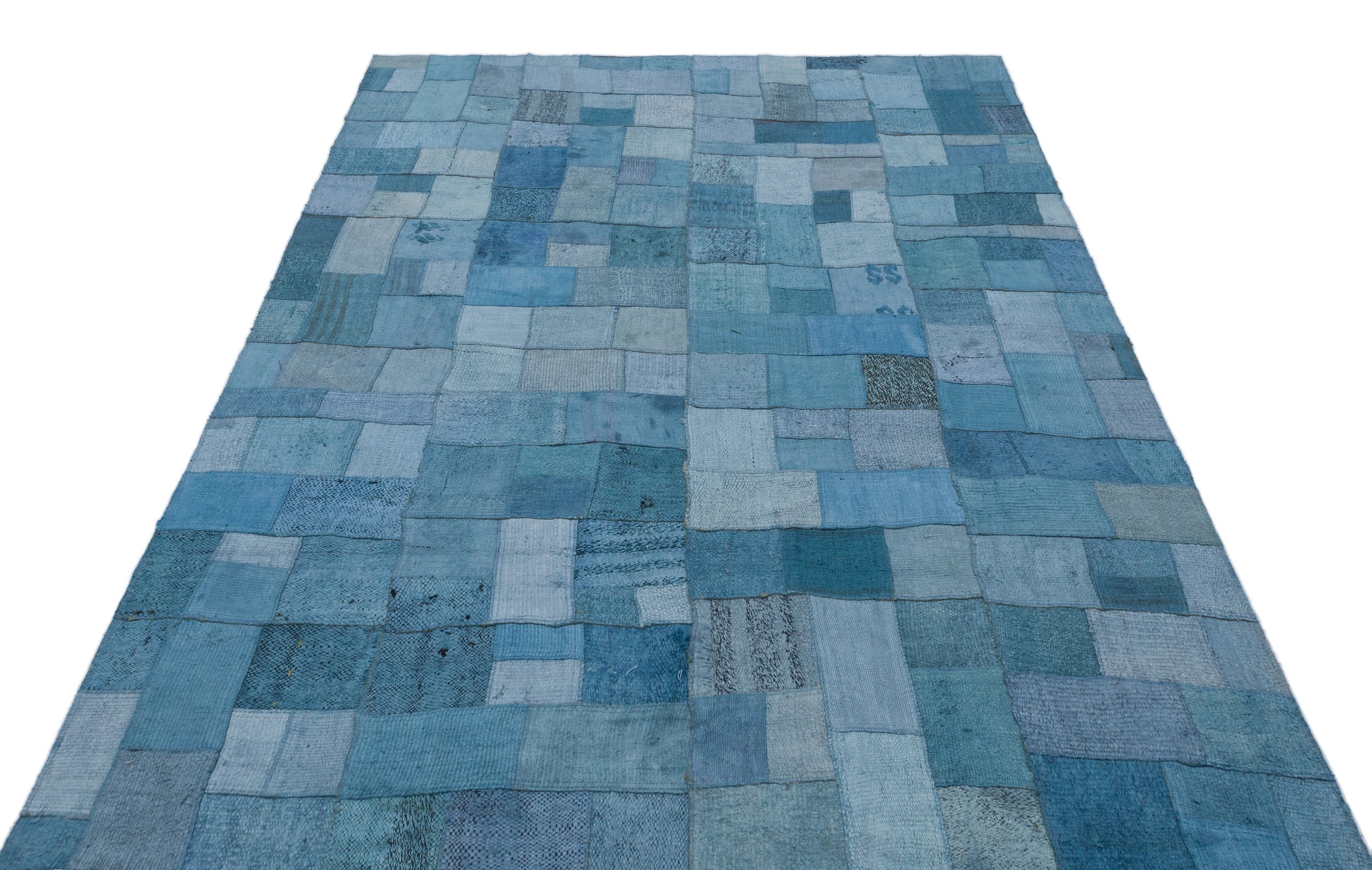 Teselya Turquoise Patchwork Wool Handmade Area Rug 5'3" x 7'3"