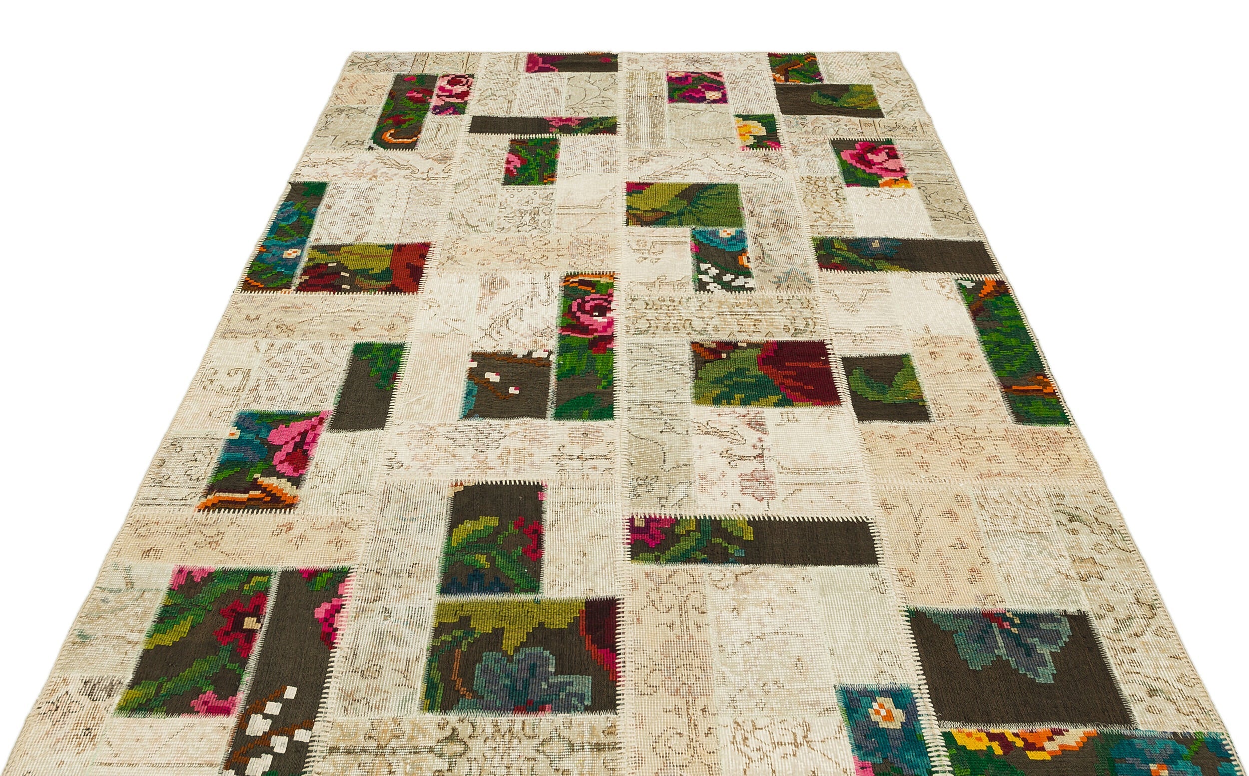 Iskece Beige Floral Wool Handmade Area Rug 5'4" x 7'8"