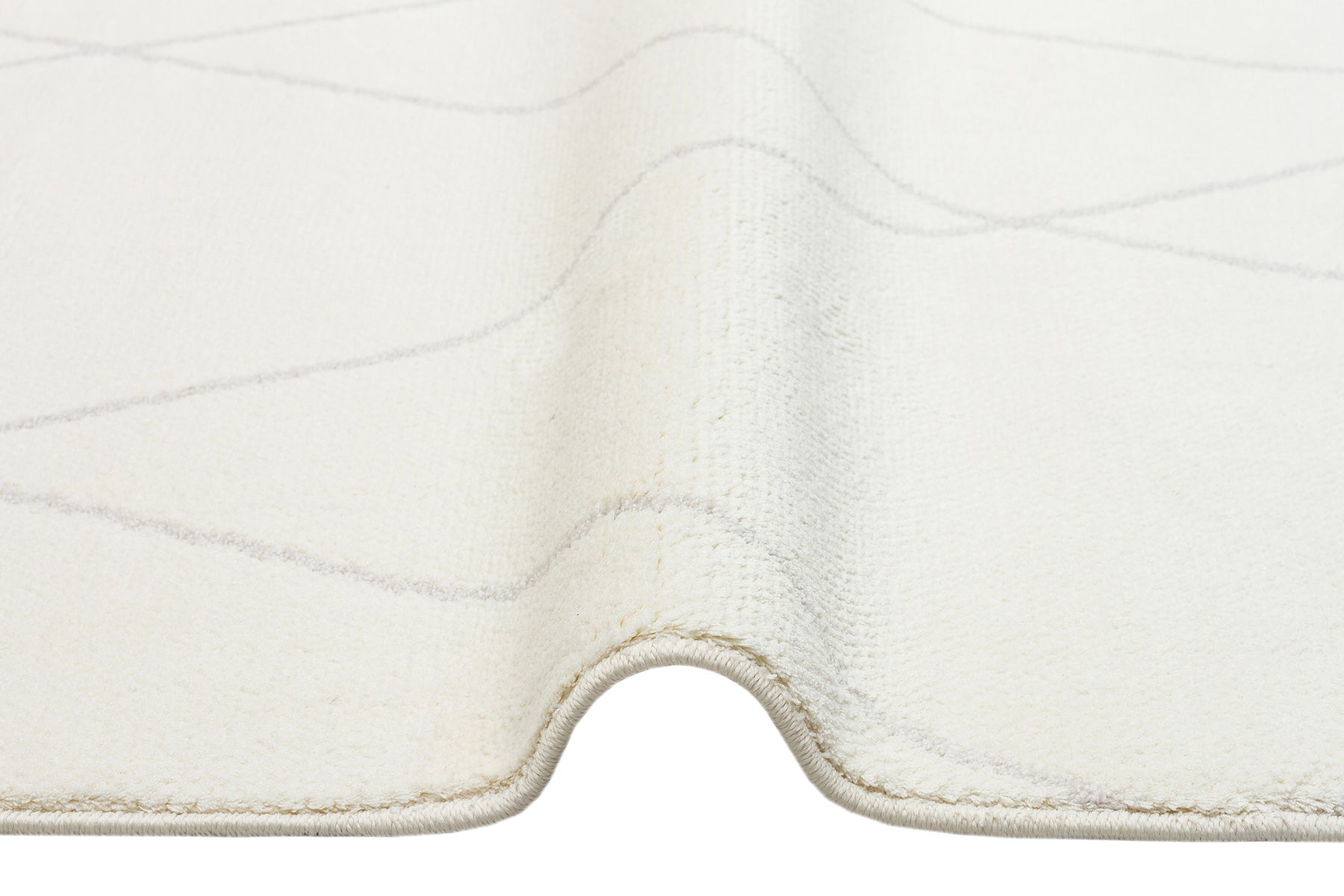 White Geometric Area Rug – Modern Machine Made Carpet with Ethnic Pattern