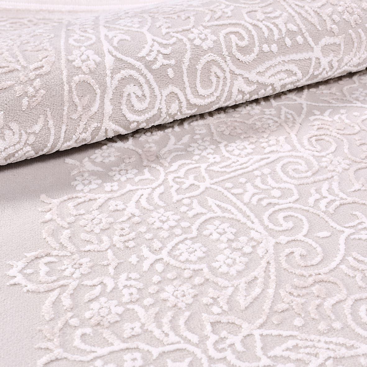 Classic Area Rug - Machine Made Cream Rug With Antislip Laser Edge Cut