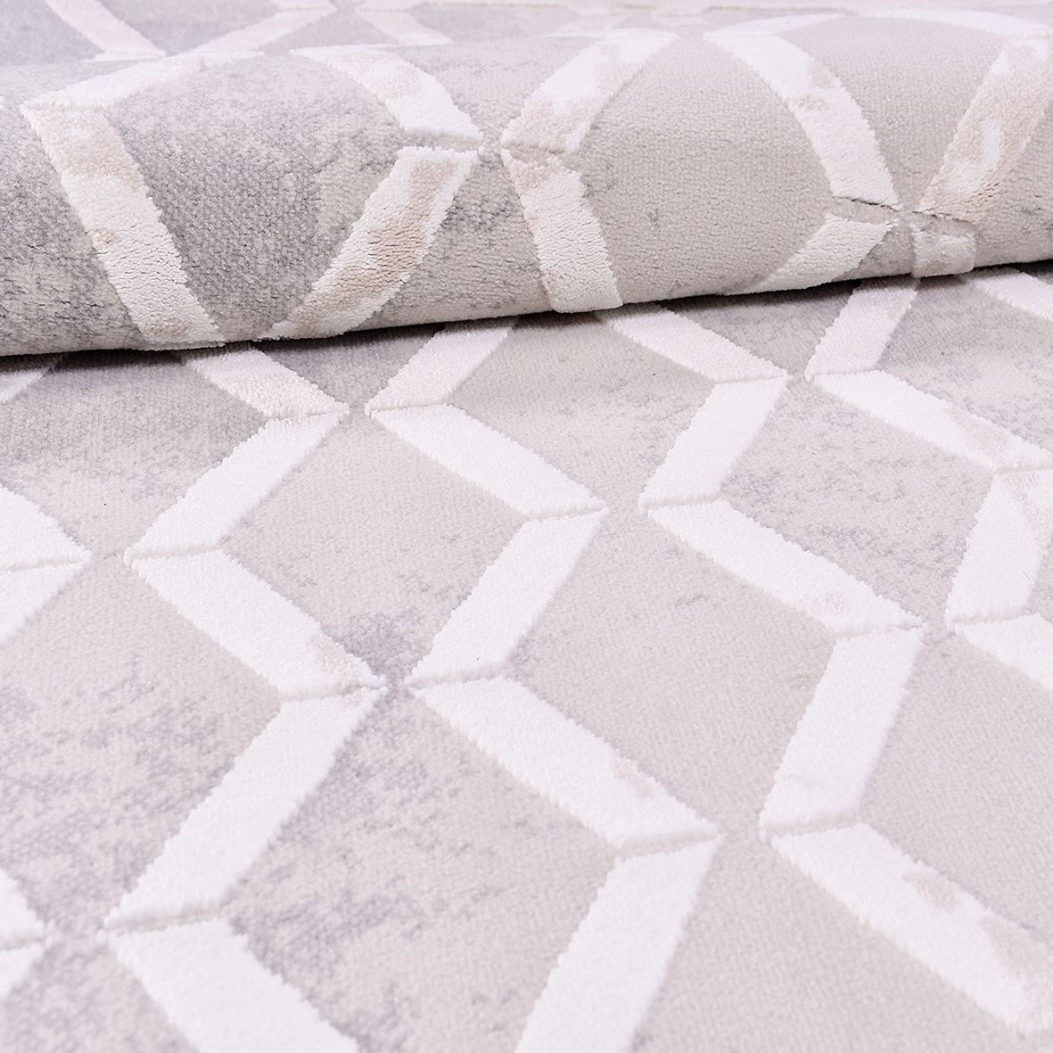 Grey Geometric Area Rug - Machine Made Rug With Soft Polyester & Cotton Sole