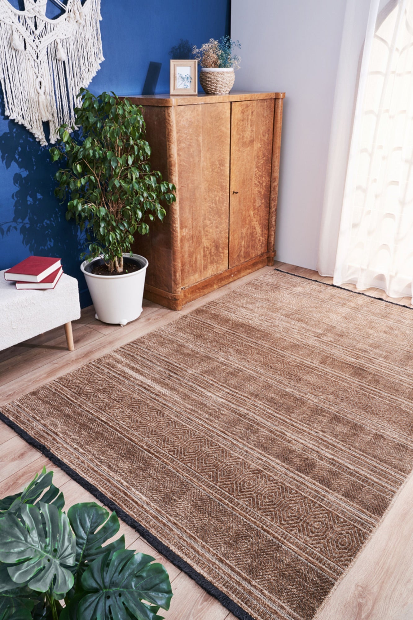 Modern Area Rug – Machine Made Carpet Brown Geometric Style Washable Floor Covering
