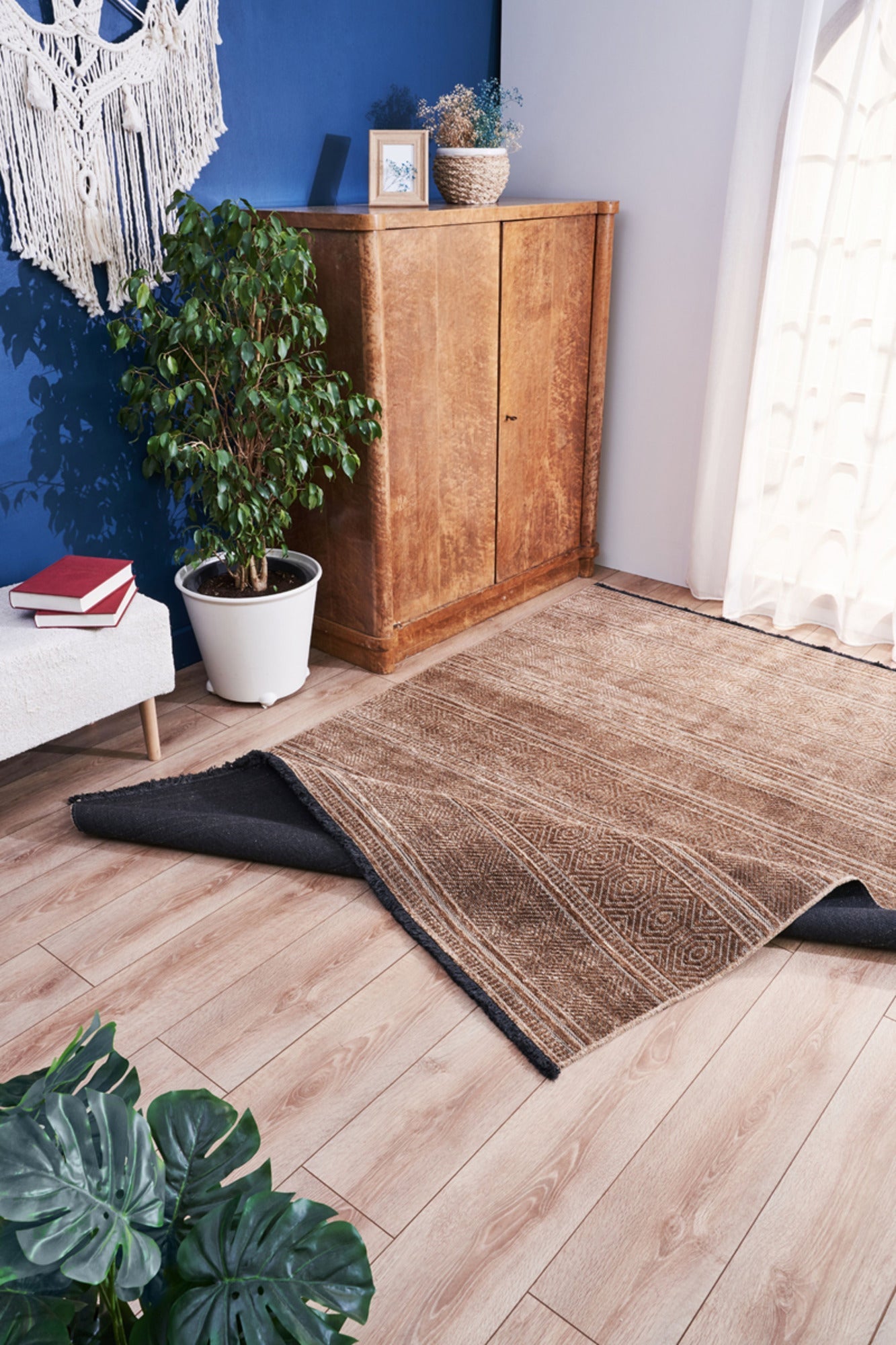 Modern Area Rug – Machine Made Carpet Brown Geometric Style Washable Floor Covering
