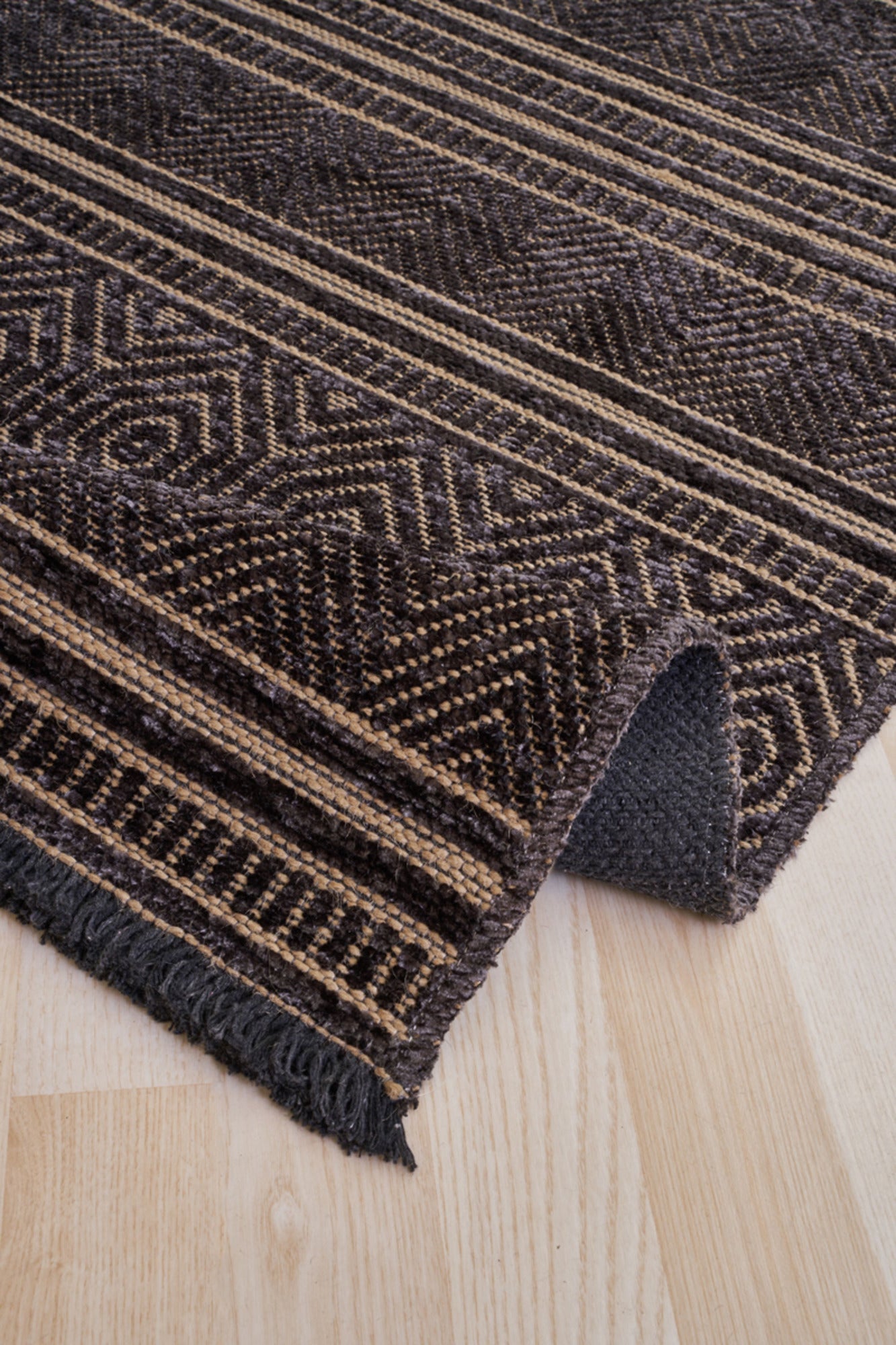 Machine Made Area Rug – Anthracite Geometric Cotton Yarn Carpet for Living Room