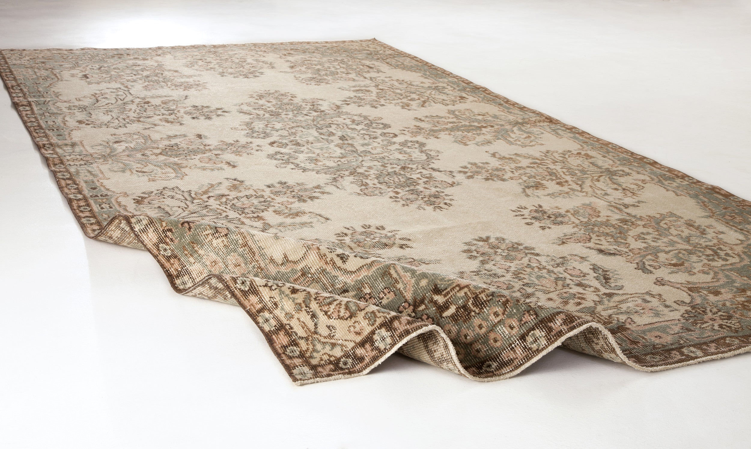 Atina Beige Vintage Wool Handmade Area Rug 5'5" x 9'6"
