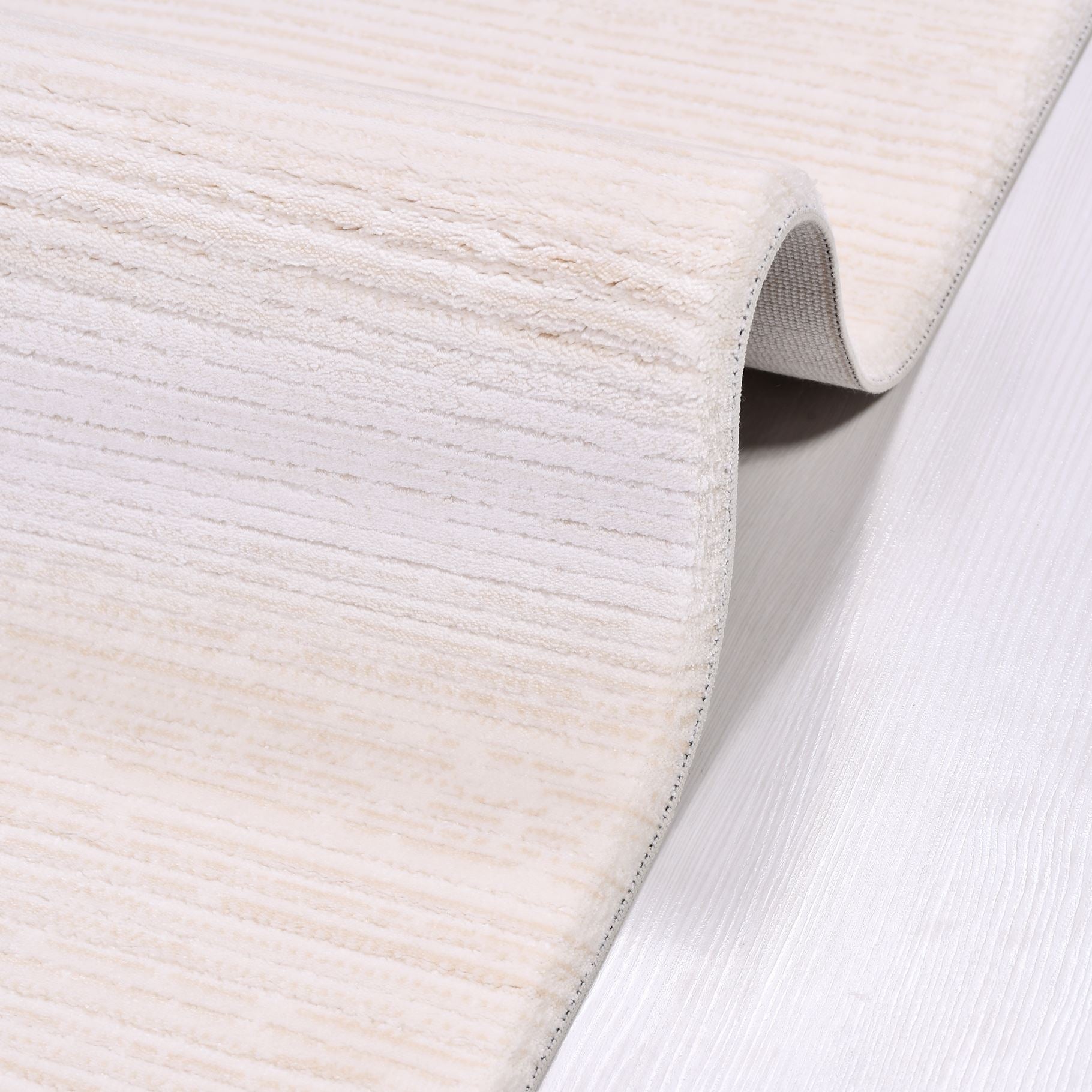 Modern Area Rug – Machine Made Acrylic Yarn Rug With Overlocked Edge