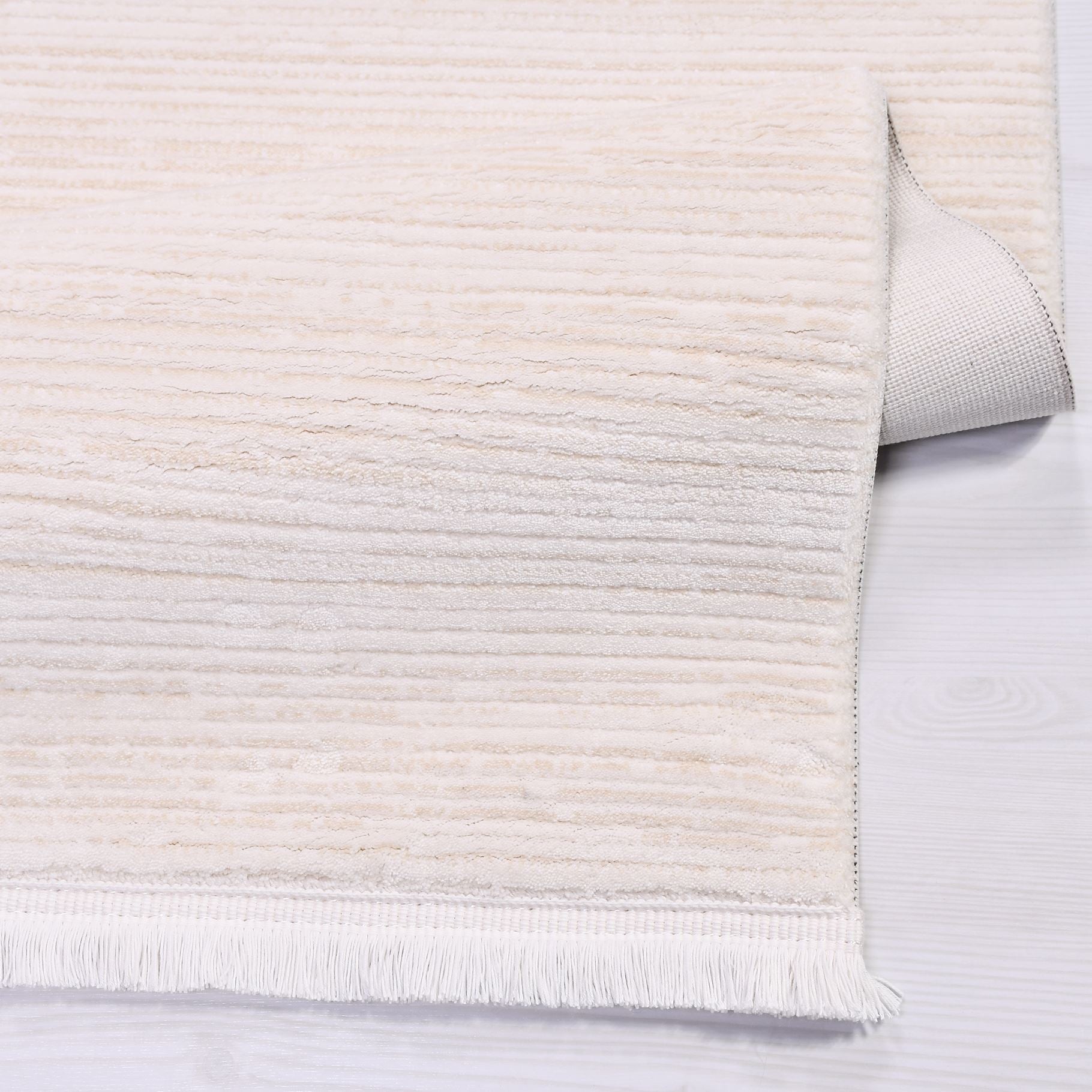 Modern Area Rug – Machine Made Acrylic Yarn Rug With Overlocked Edge