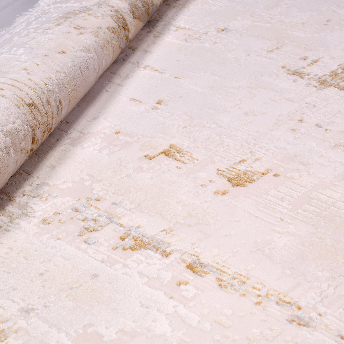 Modern Area Rug – Machine Made Rug with Acrylic Yarn & Overlocked Edge