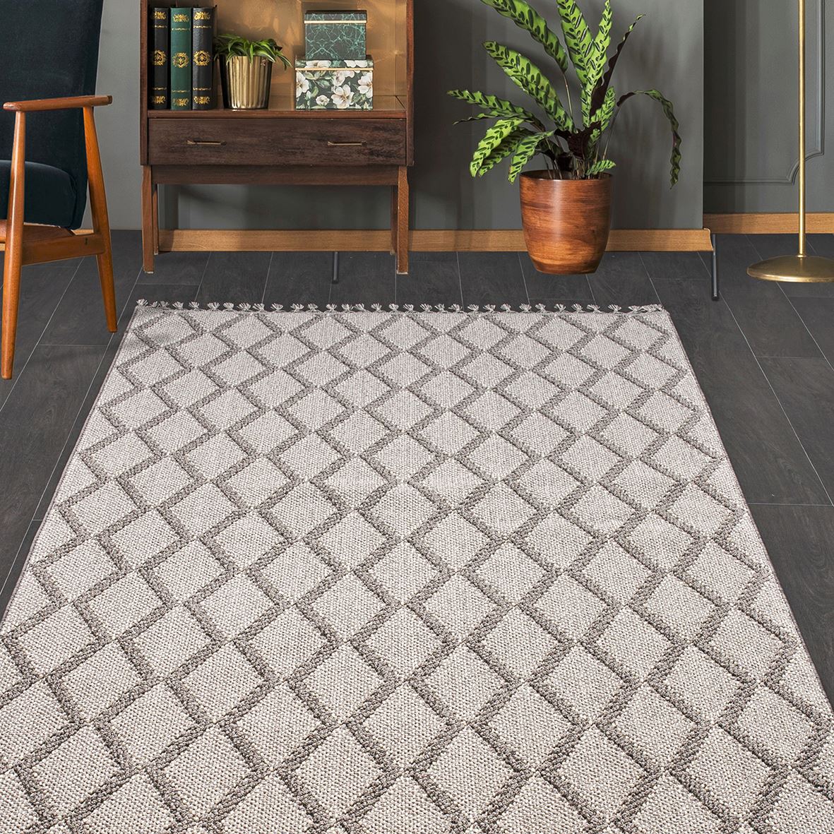 Grey Geometric Area Rug – Machine Made Polyester Rug with Durable Loop Pile