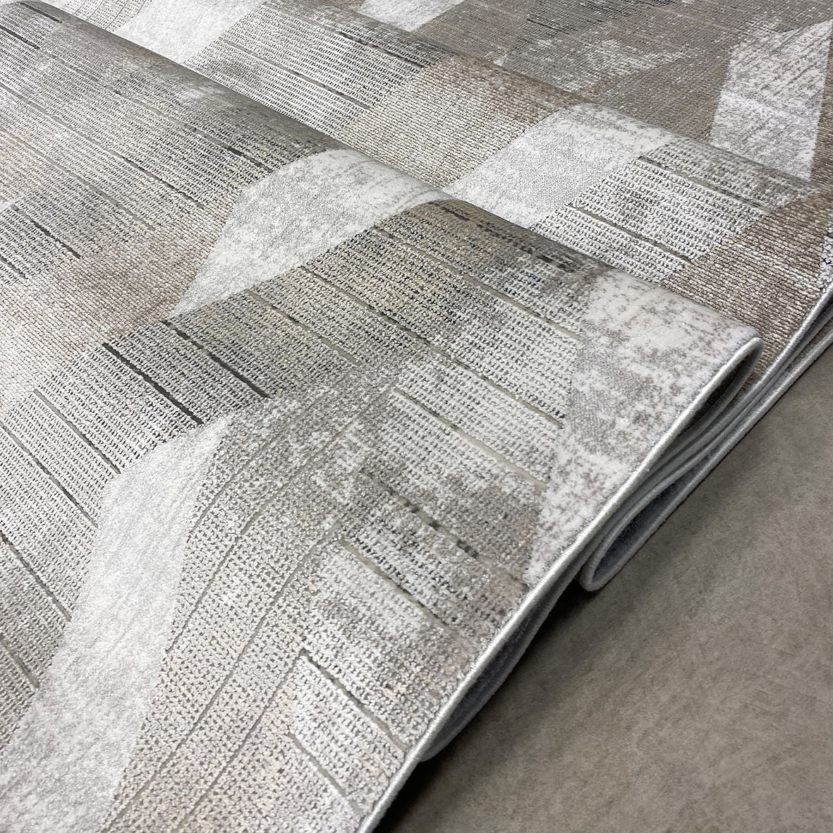 Geometric Viscose Rug – Machine Made Area Rug Cream Beige with 7mm Pile Height