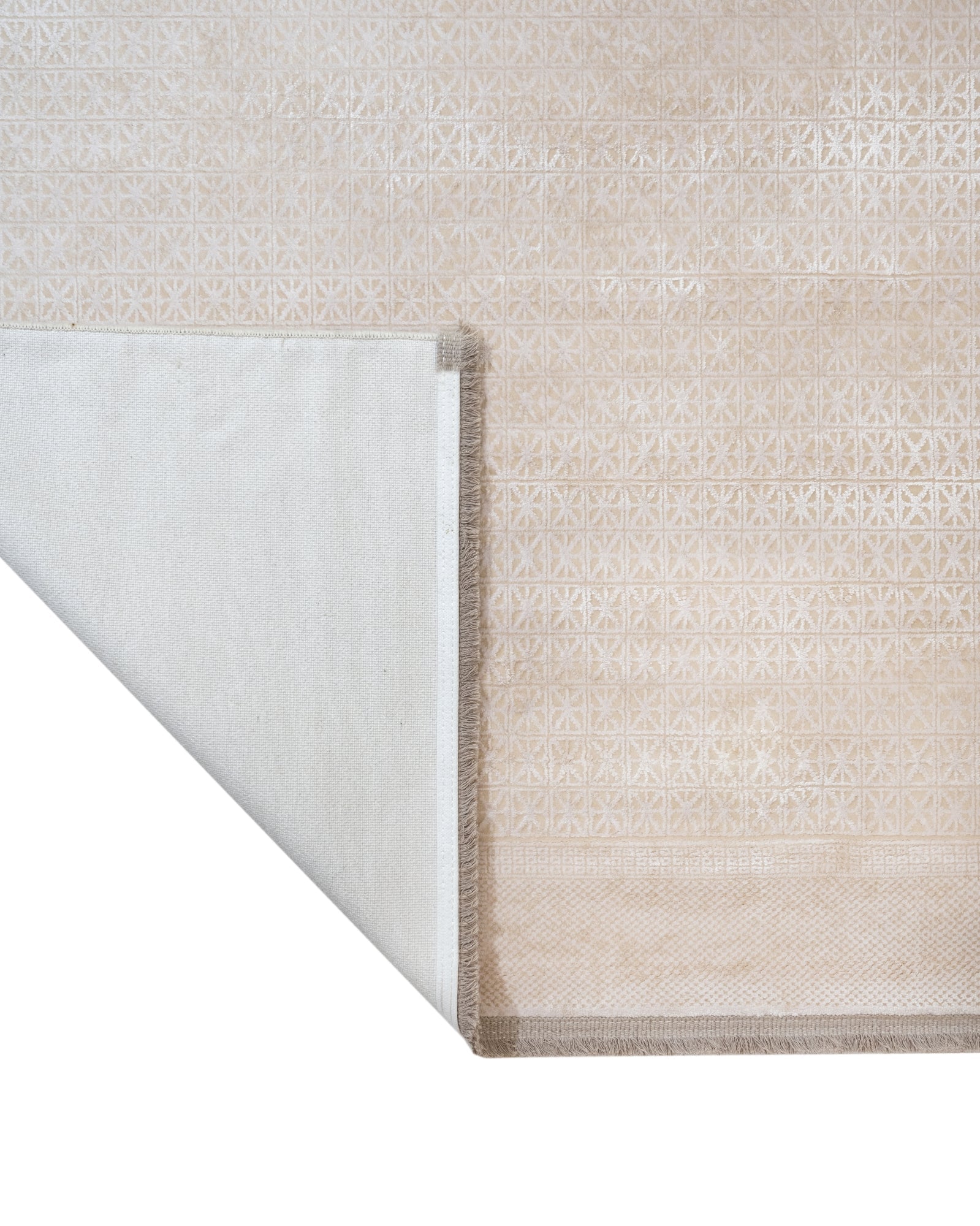 Viscose Area Rug – Machine Made Cream Frame Carpet With Fringed Edges