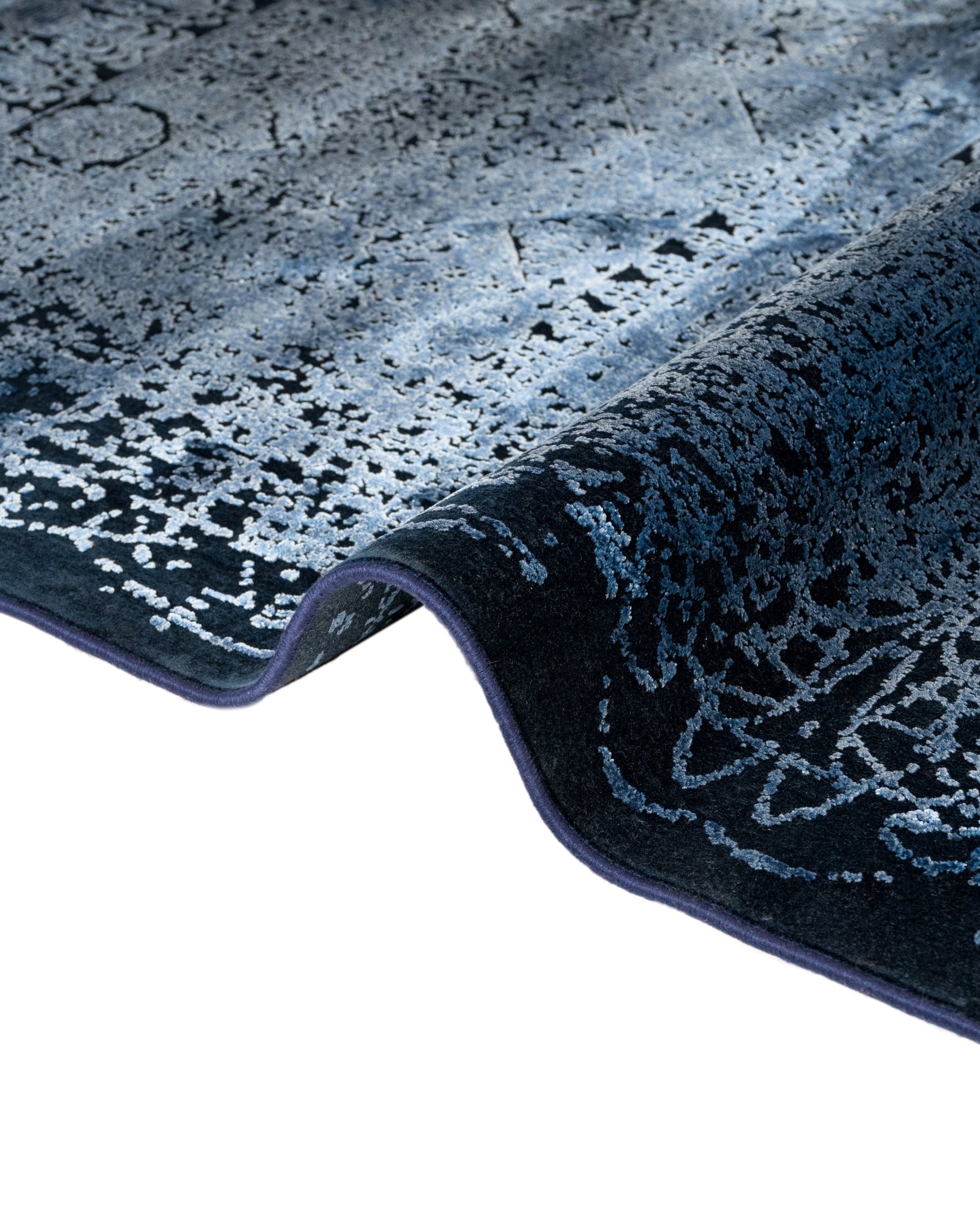 Vintage Viscose Area Rug – Navy Blue Machine Made Rug with Fringed Edge