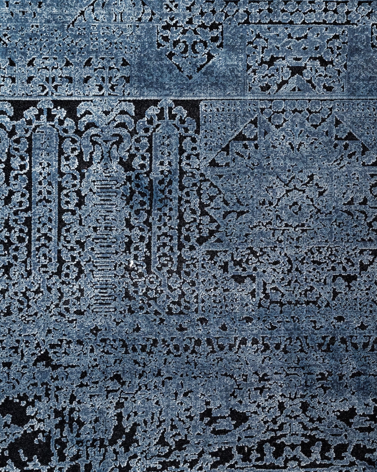 Vintage Viscose Area Rug – Navy Blue Machine Made Rug with Fringed Edge