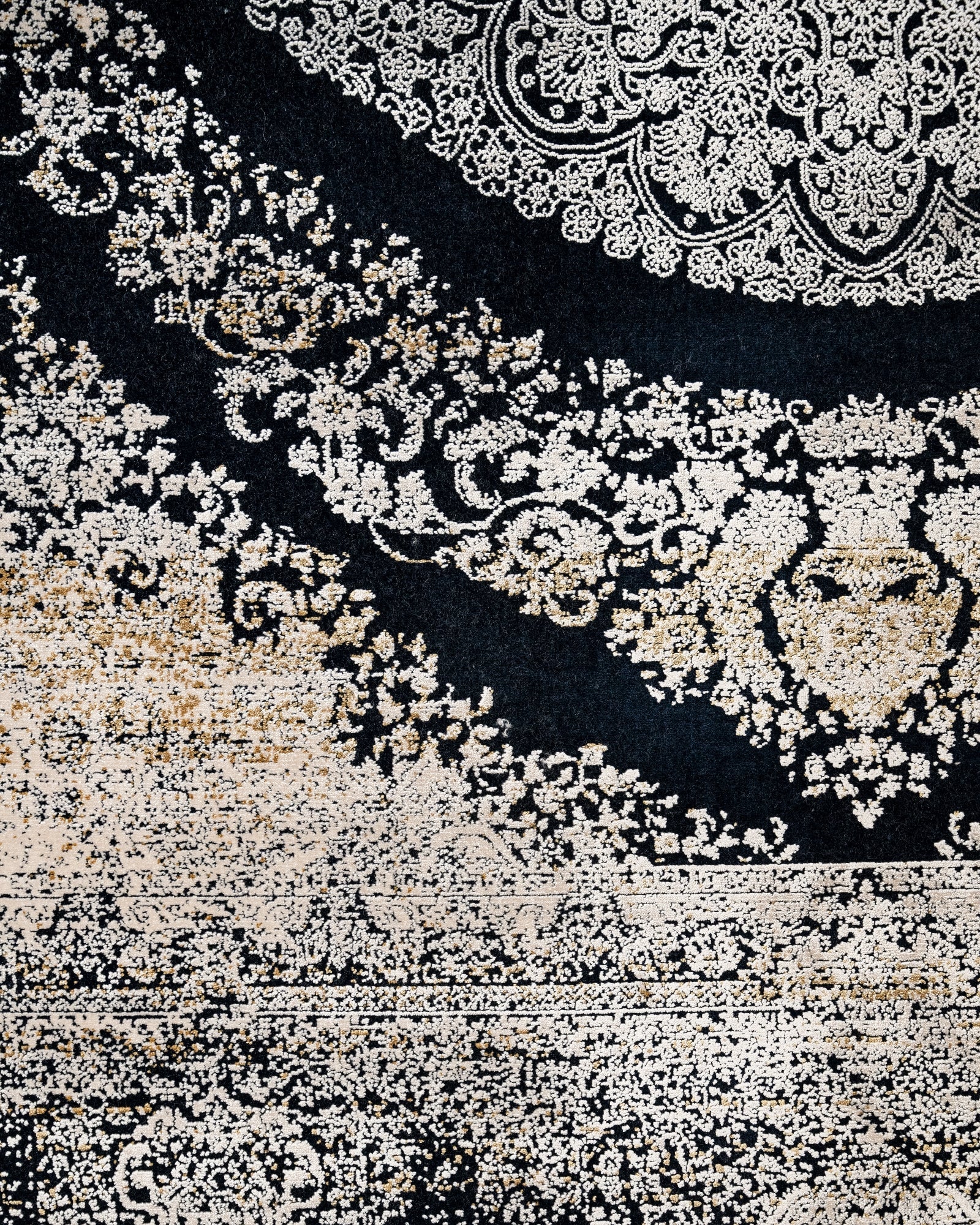 Vintage Viscose Area Rug – Black Machine Made Rug with Fringed Edges, Stylish Home Carpet