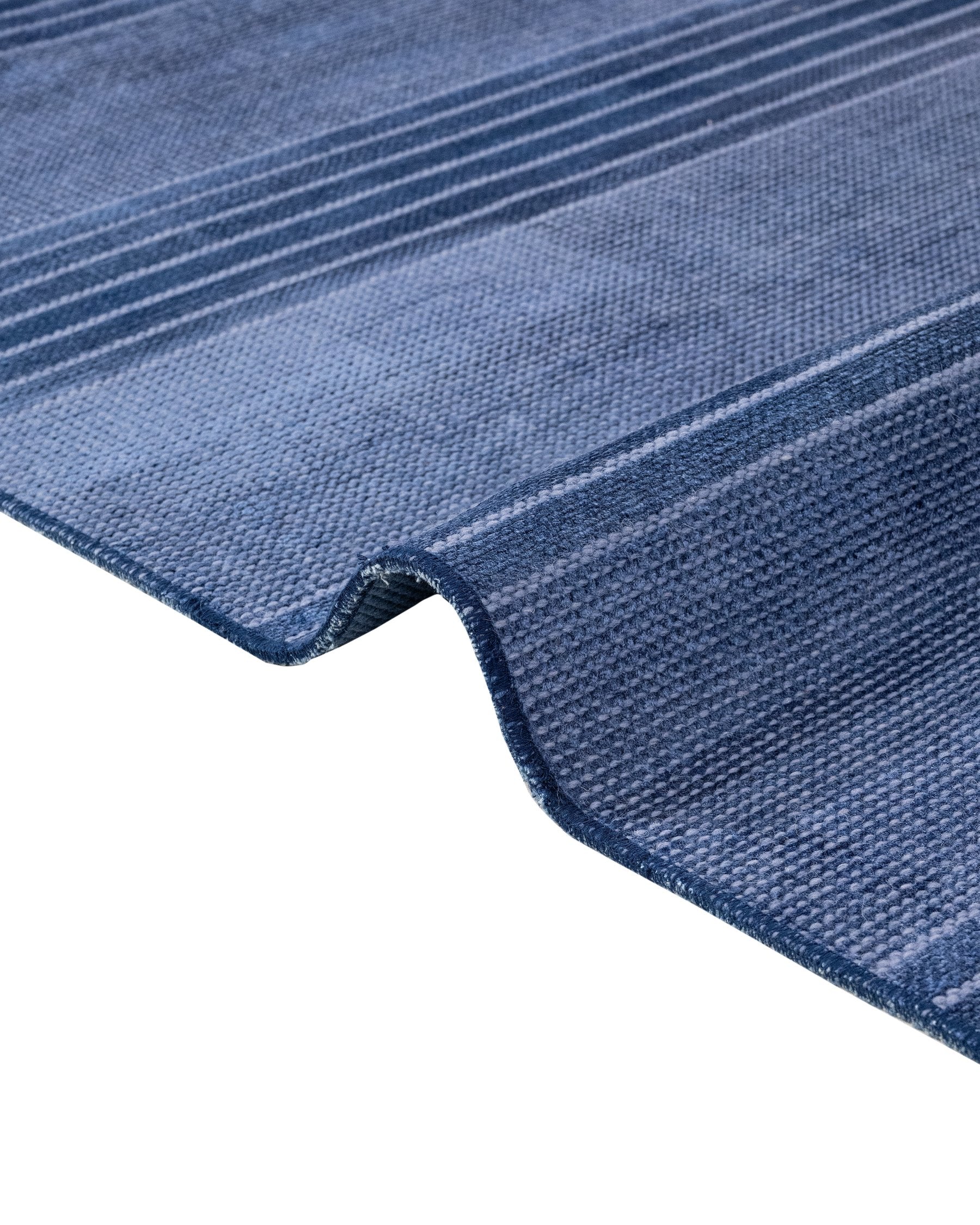 Navy Viscose Area Rug – Modern Machine Made Carpet With Fringed Edges