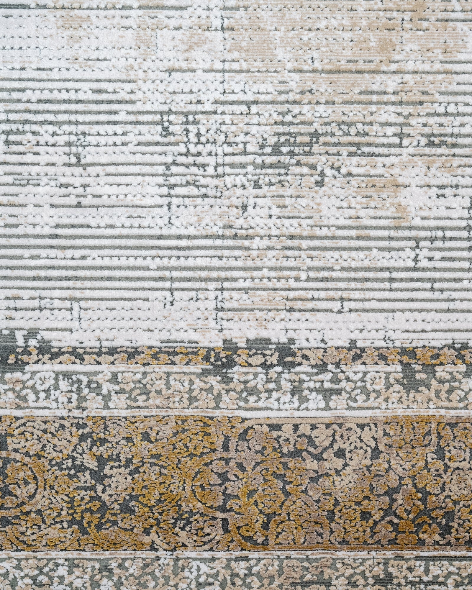 Viscose Area Rug – Gold Frame Machine Made Rug With Fringed Edges