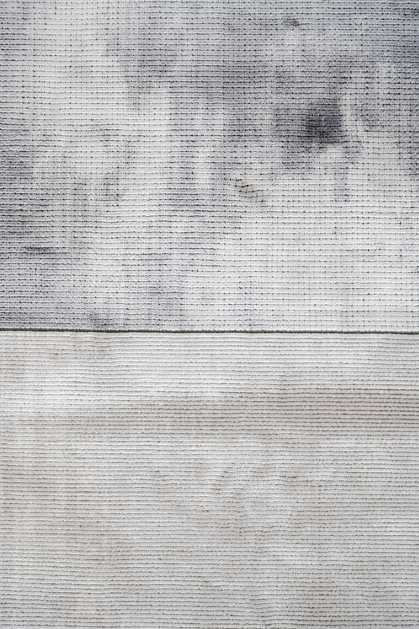 Viscose Area Rug – Machine Made Rug With Grey Frame & Fringed Edge for Living Room