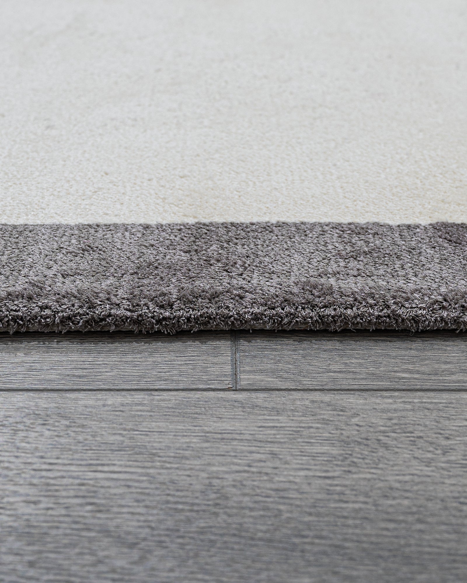Axminster Viscose Rug – 3S Cream Frame Machine Made Carpet With Soft Texture