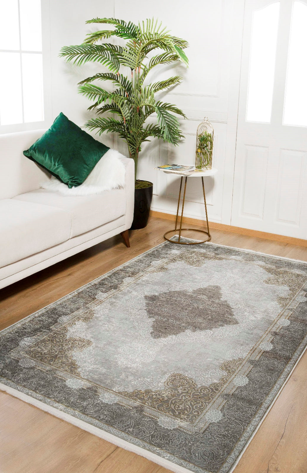 Sahti Green Frame Classic Digital Print Area Rug